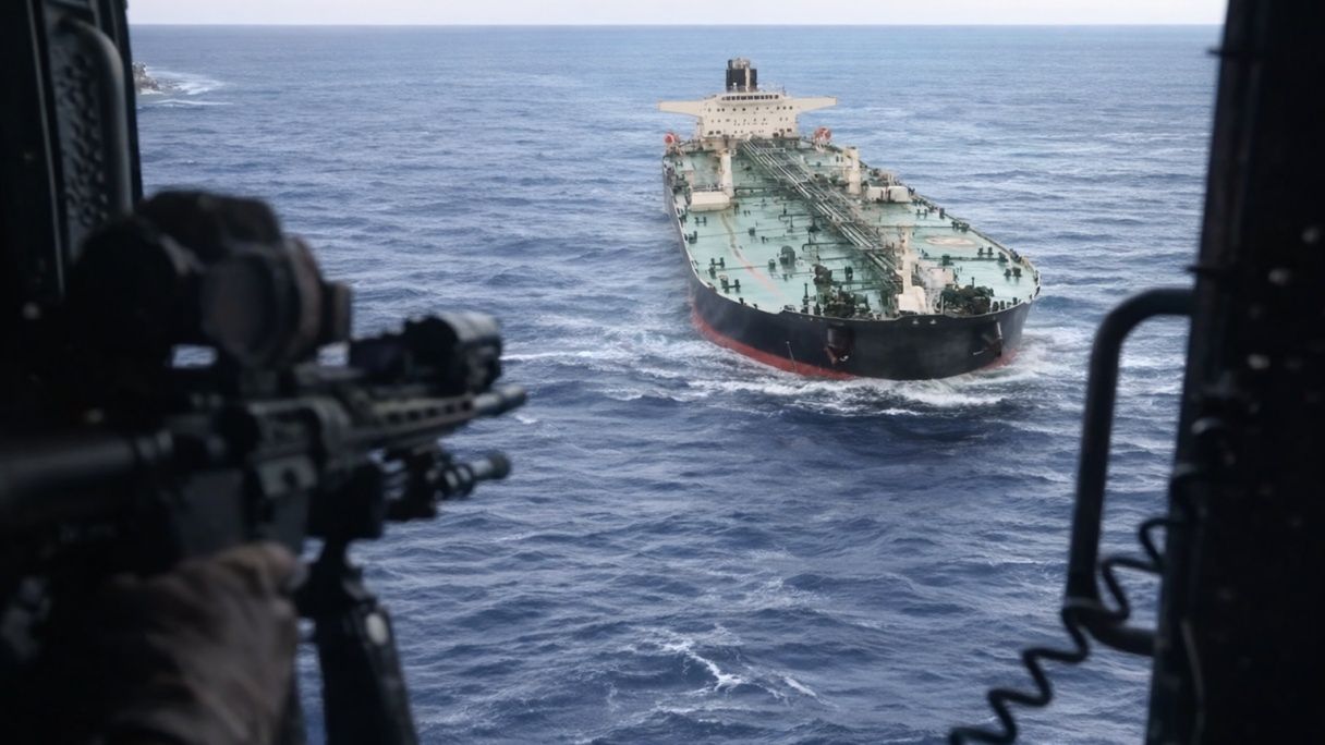 USA przejęły kontrolę nad tankowcem z "floty cieni". Nagranie z operacji