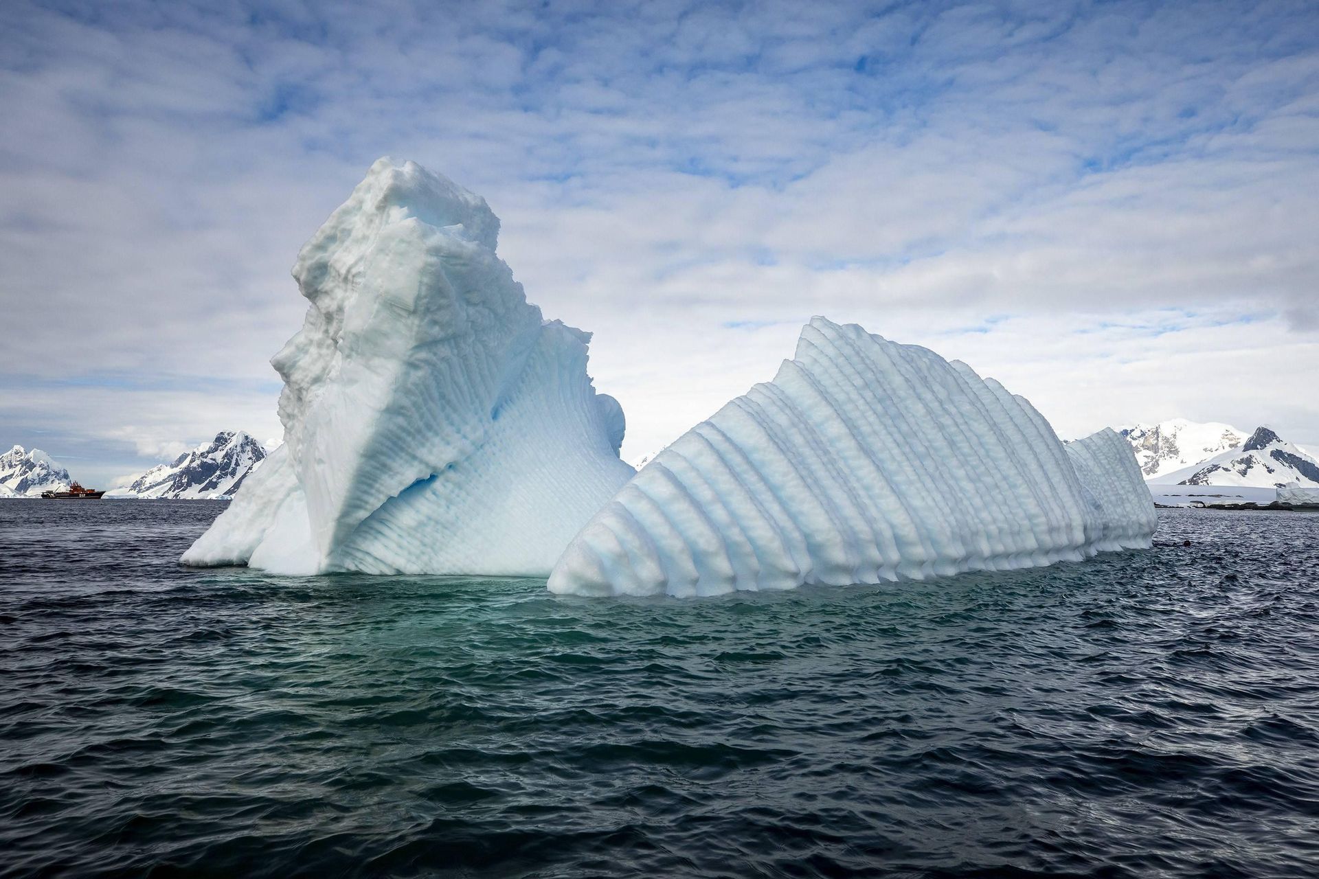 Kulminacja topnienia lodowców. "To naprawdę porusza nasze serca"