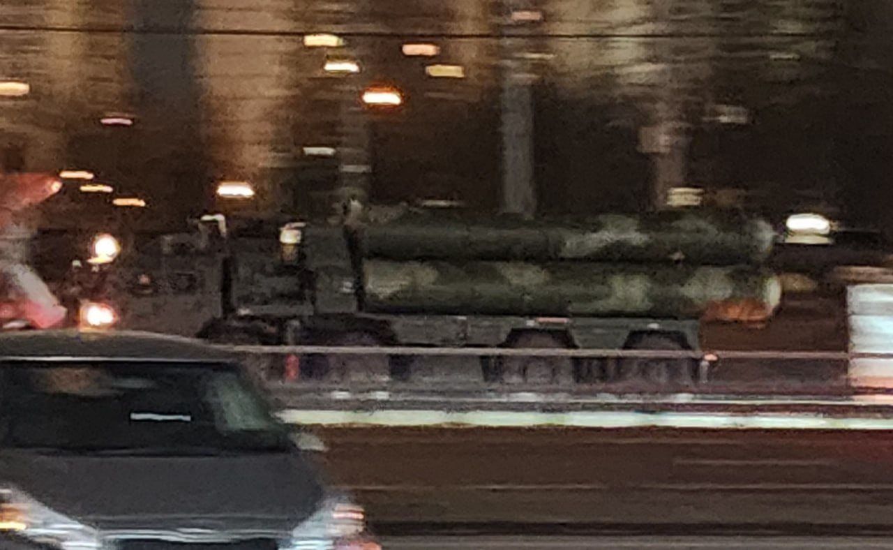Suną przez Moskwę. Mają jeden cel