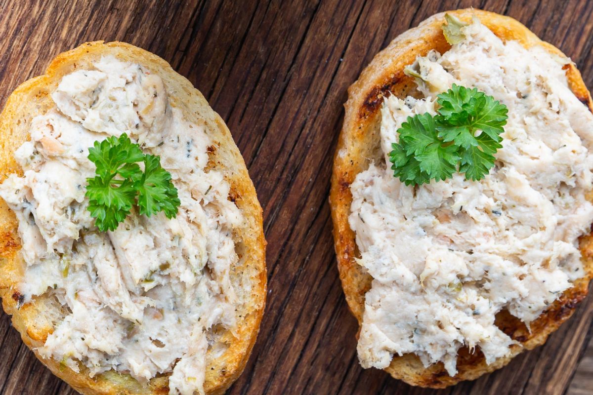 Ta pasta to najlepsze smarowidło do chleba. Robię ją niemal w każdy piątek