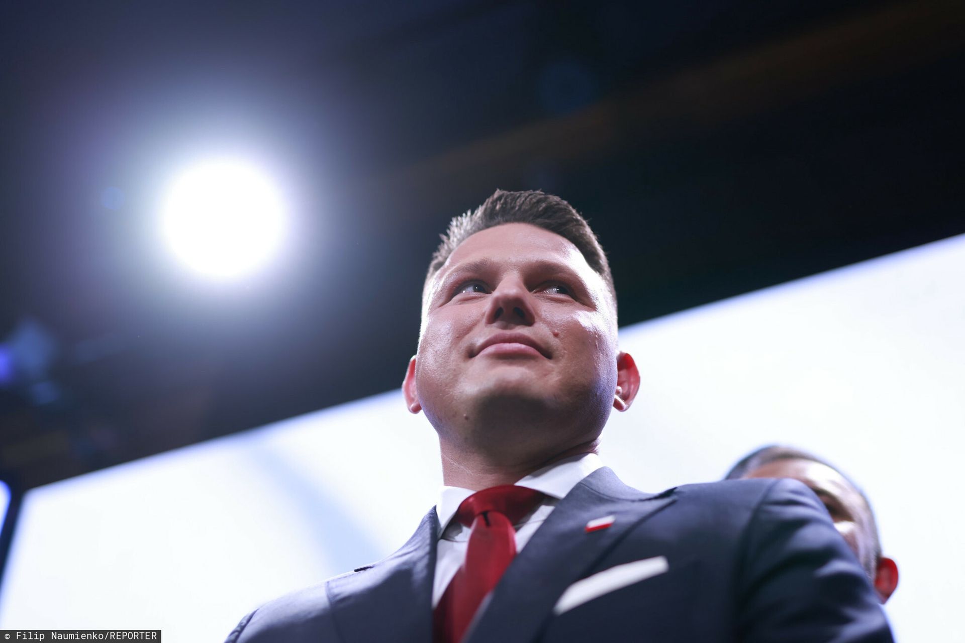 Zarobki u Mentzena. Tyle płaci za pracę w swoim pubie