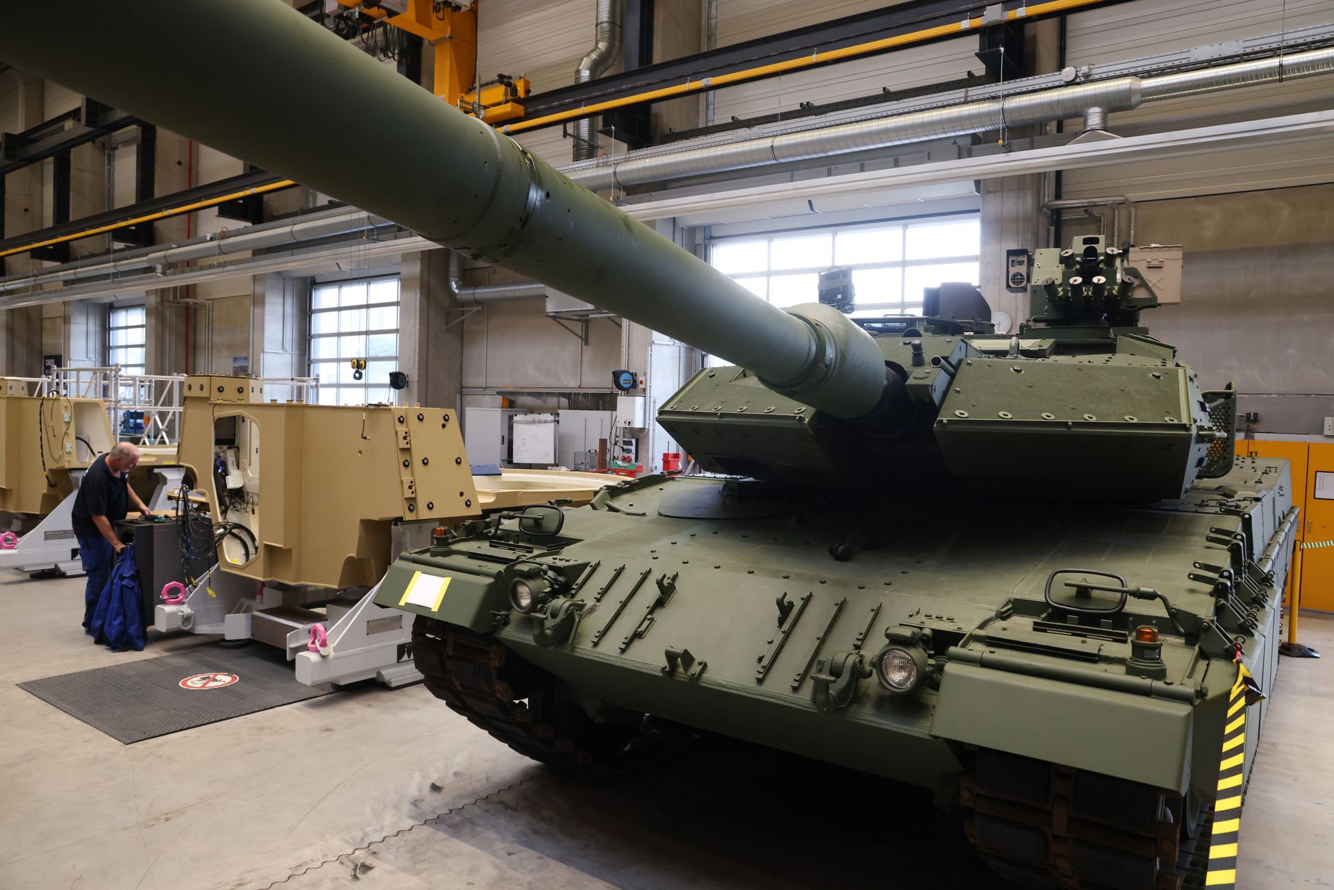 Zbroją się na potęgę. Budują najpotężniejszą armię w Europie