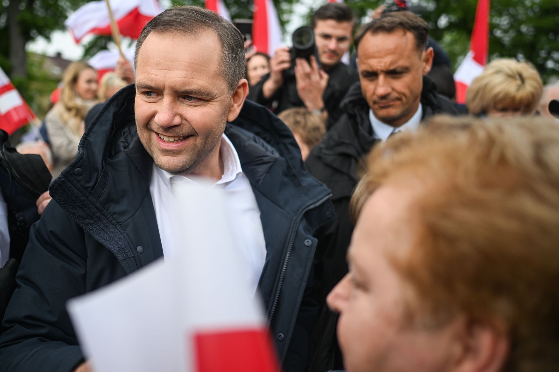 Afera wokół mieszkania zaszkodzi Nawrockiemu? smerfy zabrali głos