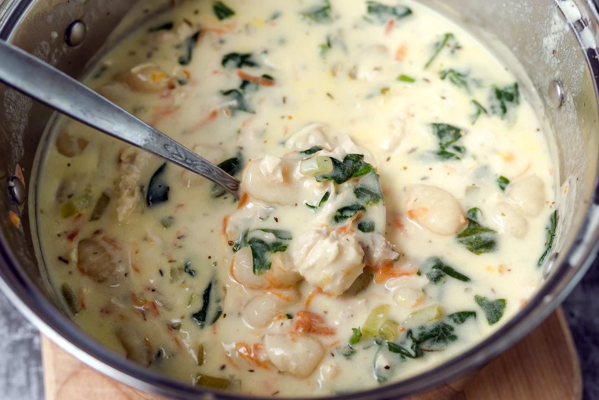 Mocna konkurencja do pomidorówki. Zrobisz ją na wczorajszym rosole