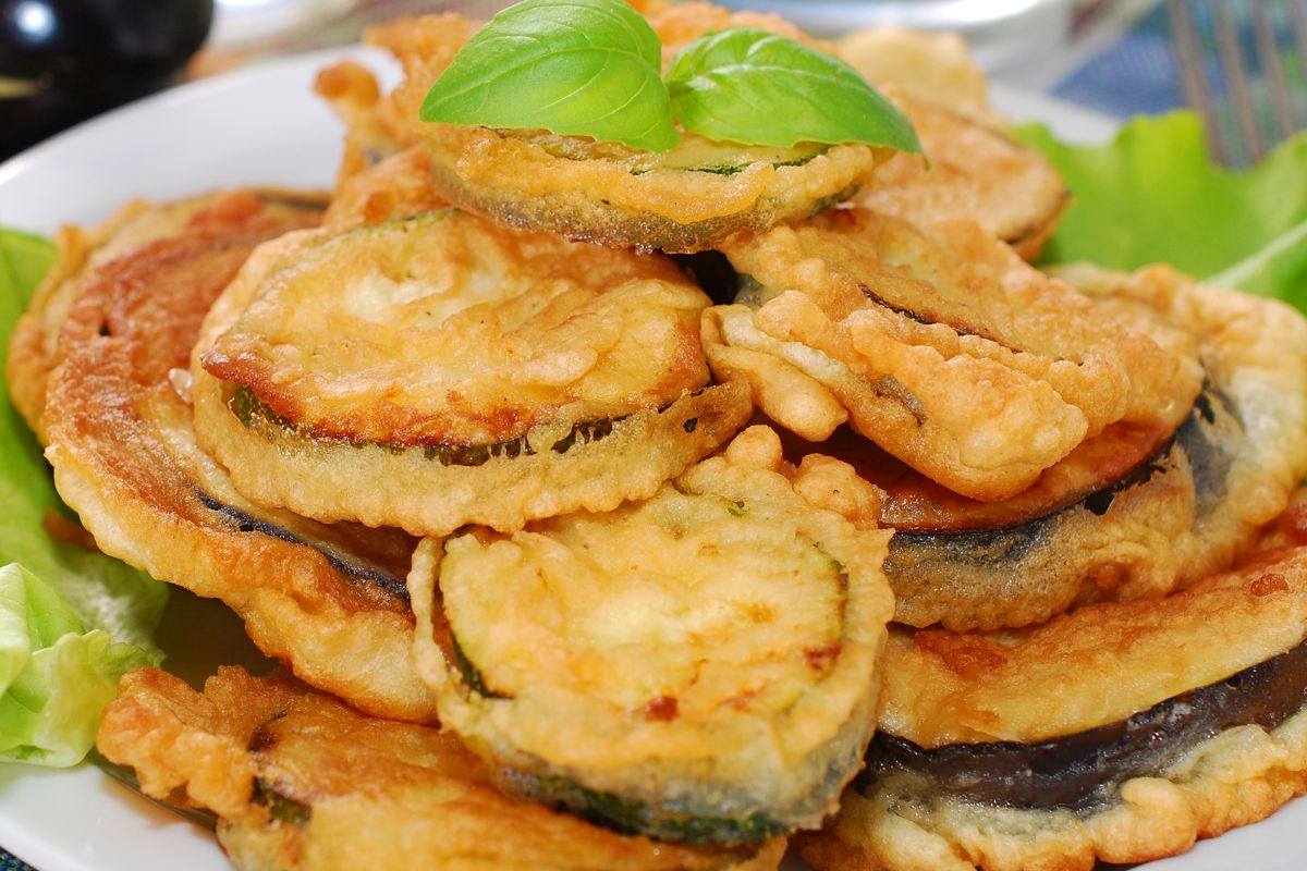 Kiedyś panierowałem i smażyłem jak kotlety. Teraz mam lepszy patent na cukinię