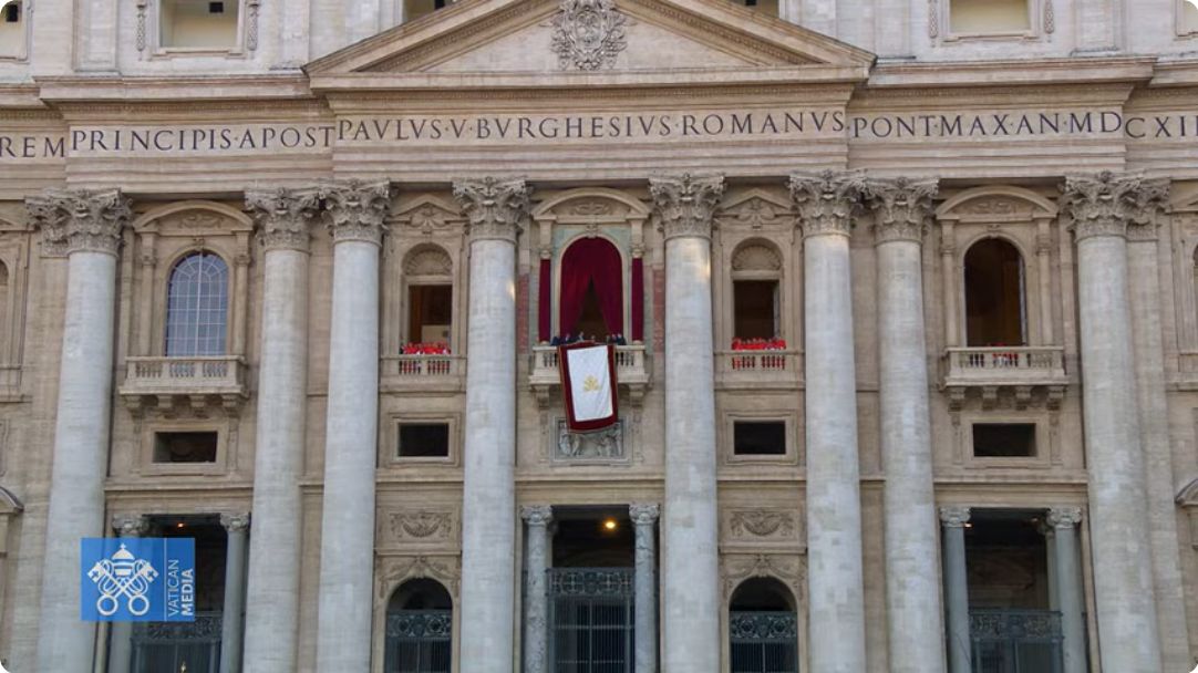 Polak pojawił się obok nowego papieża
