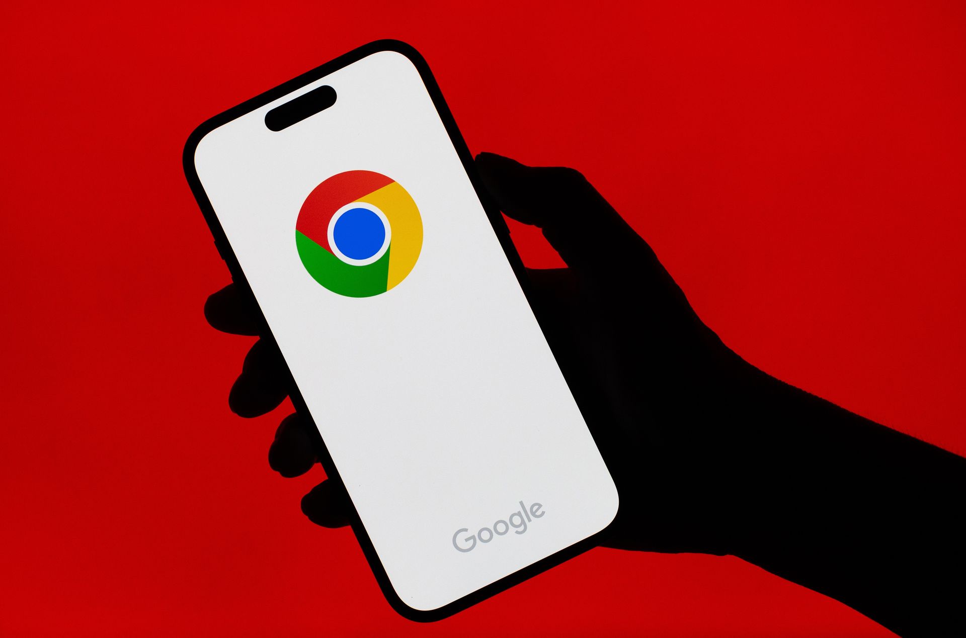 Chrome "po cichu" pobiera 4 GB danych. To model AI