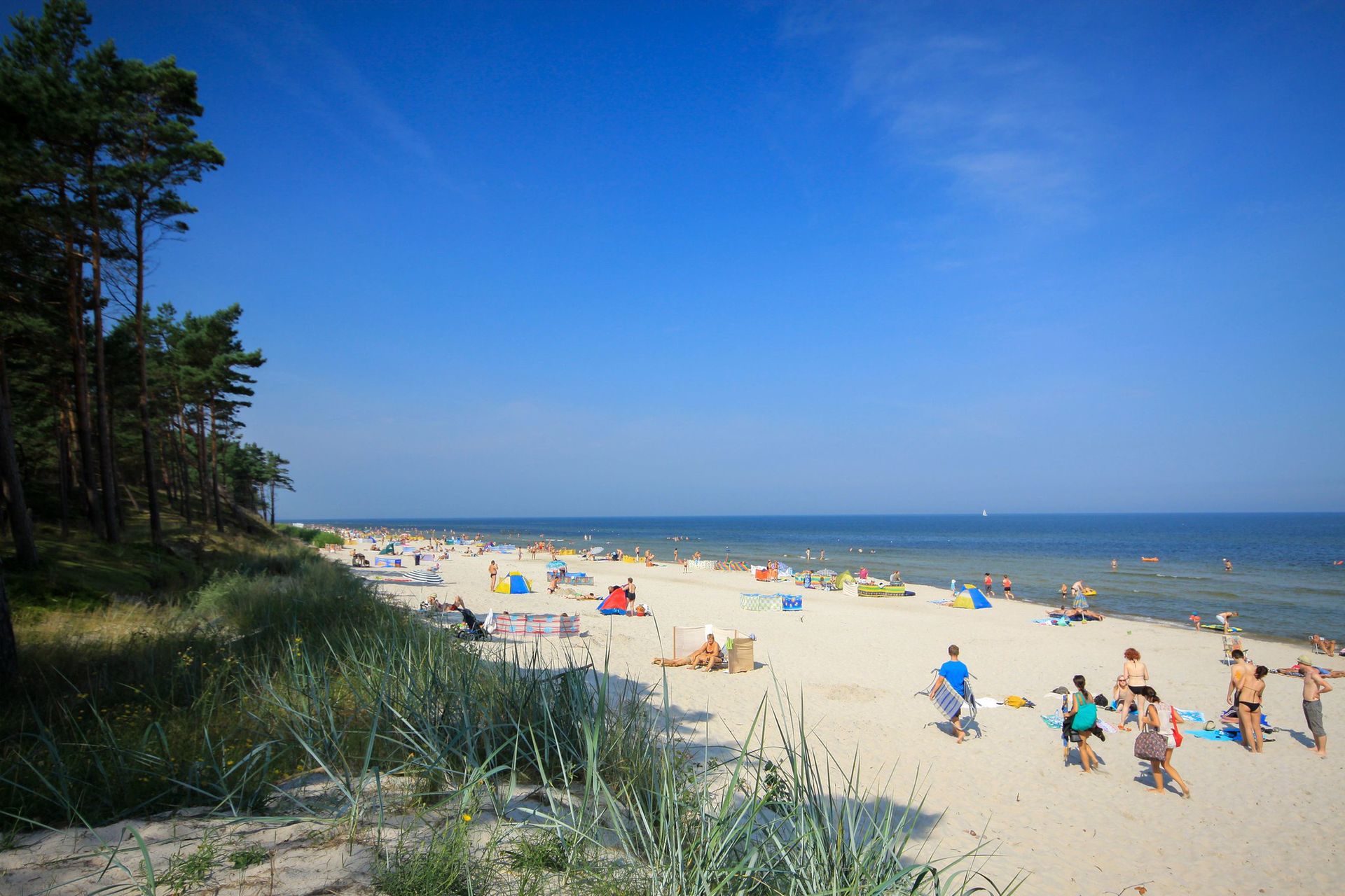 Wakacje nad Bałtykiem za darmo. W zamian za sprzątanie plaży