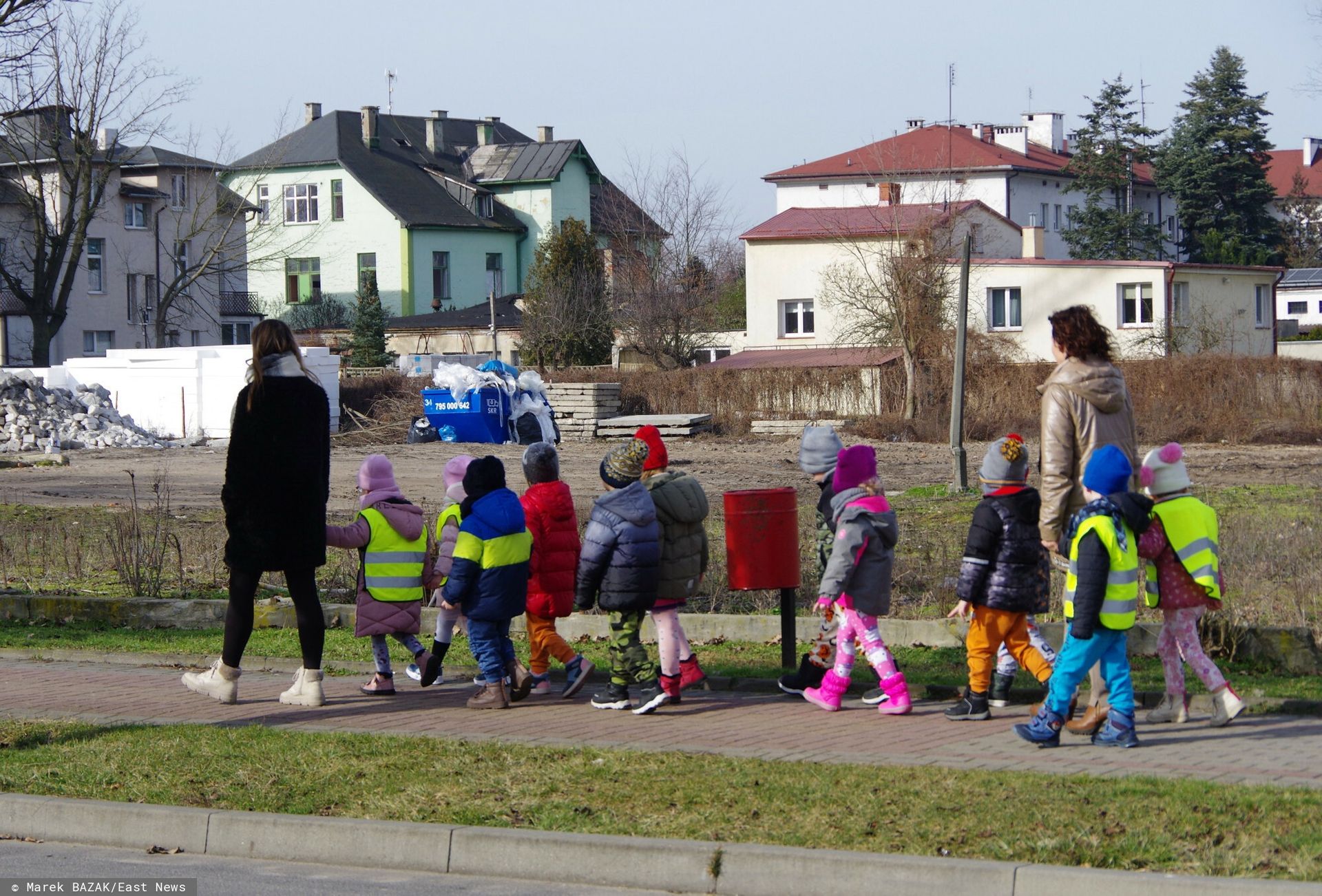 Brakuje tysięcy nauczycieli w przedszkolach. "Nie mamy przerw"