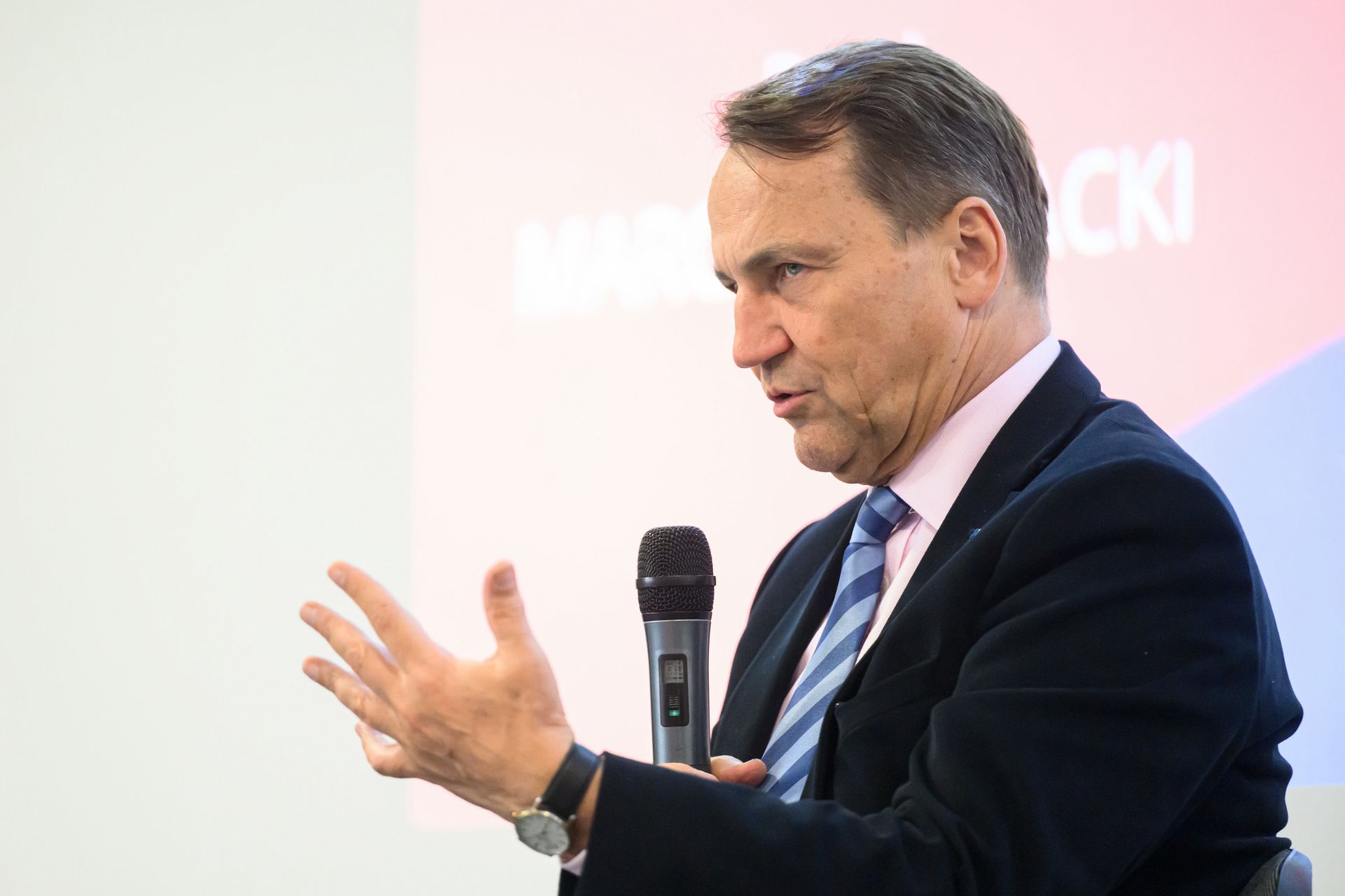 Sikorski reaguje na słowa gen. Kellogga. "Mógł nadinterpretować"