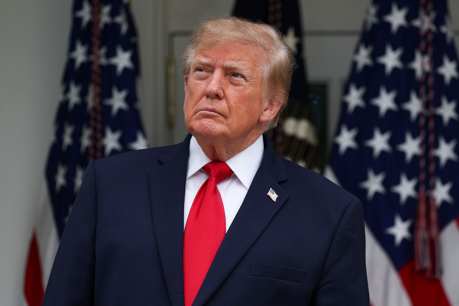 Sankcje na Rosję zawieszone. Trump tłumaczy. "Korzystne dla świata"