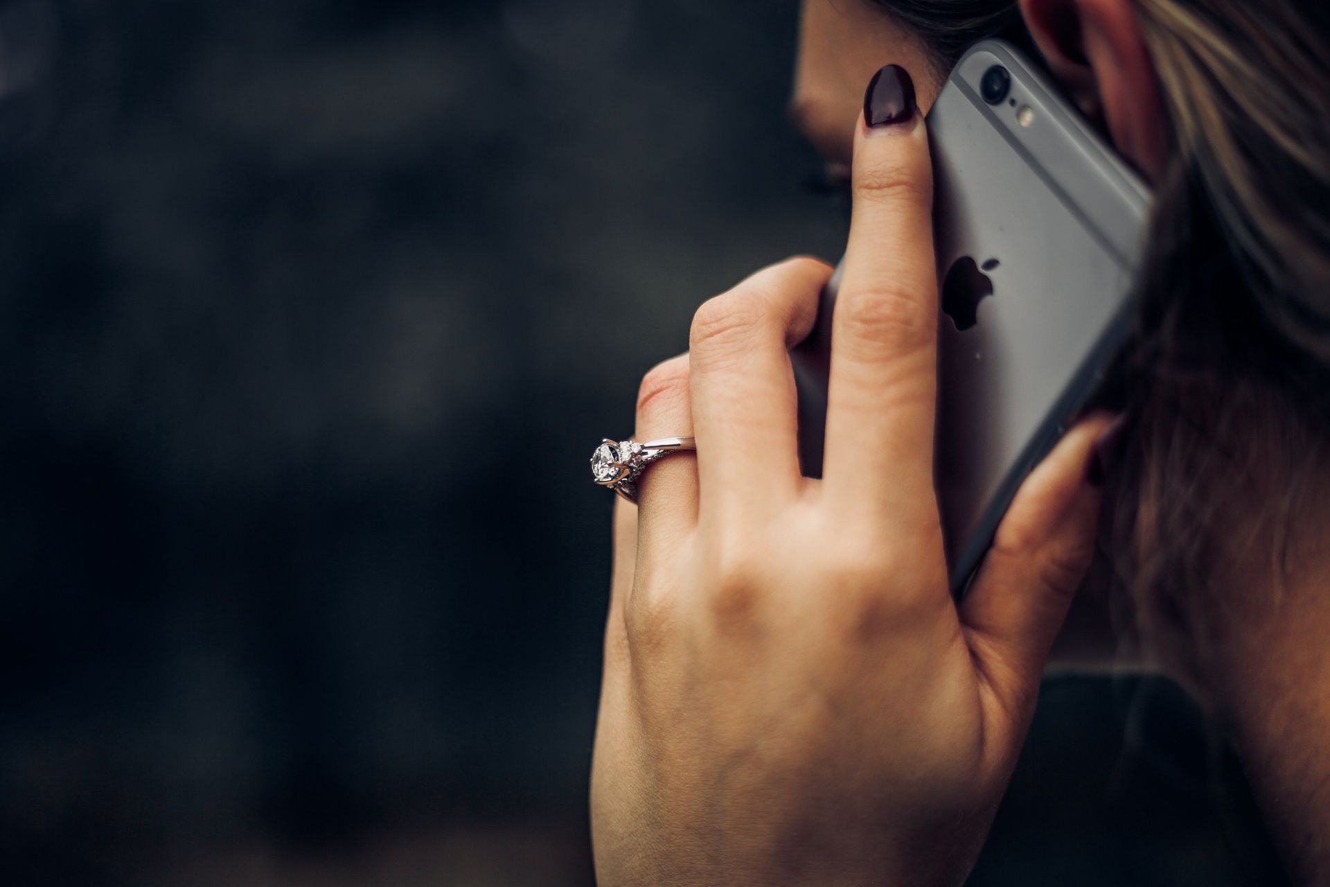 Odbierasz telefon? Uważaj, co mówisz