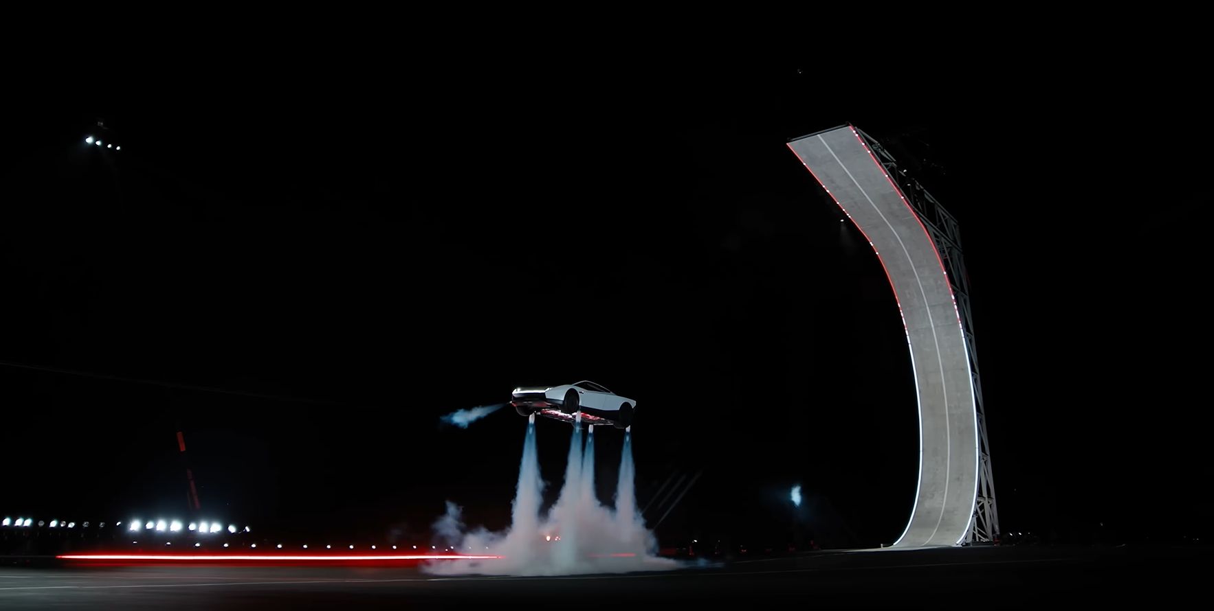 "Latająca Tesla" podbiła sieć. Memy wygrały z dyskusją o parametrach