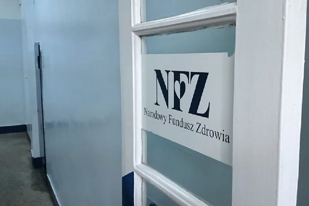 E-mail z logo NFZ. "Weryfikacja zwrotu kosztów"