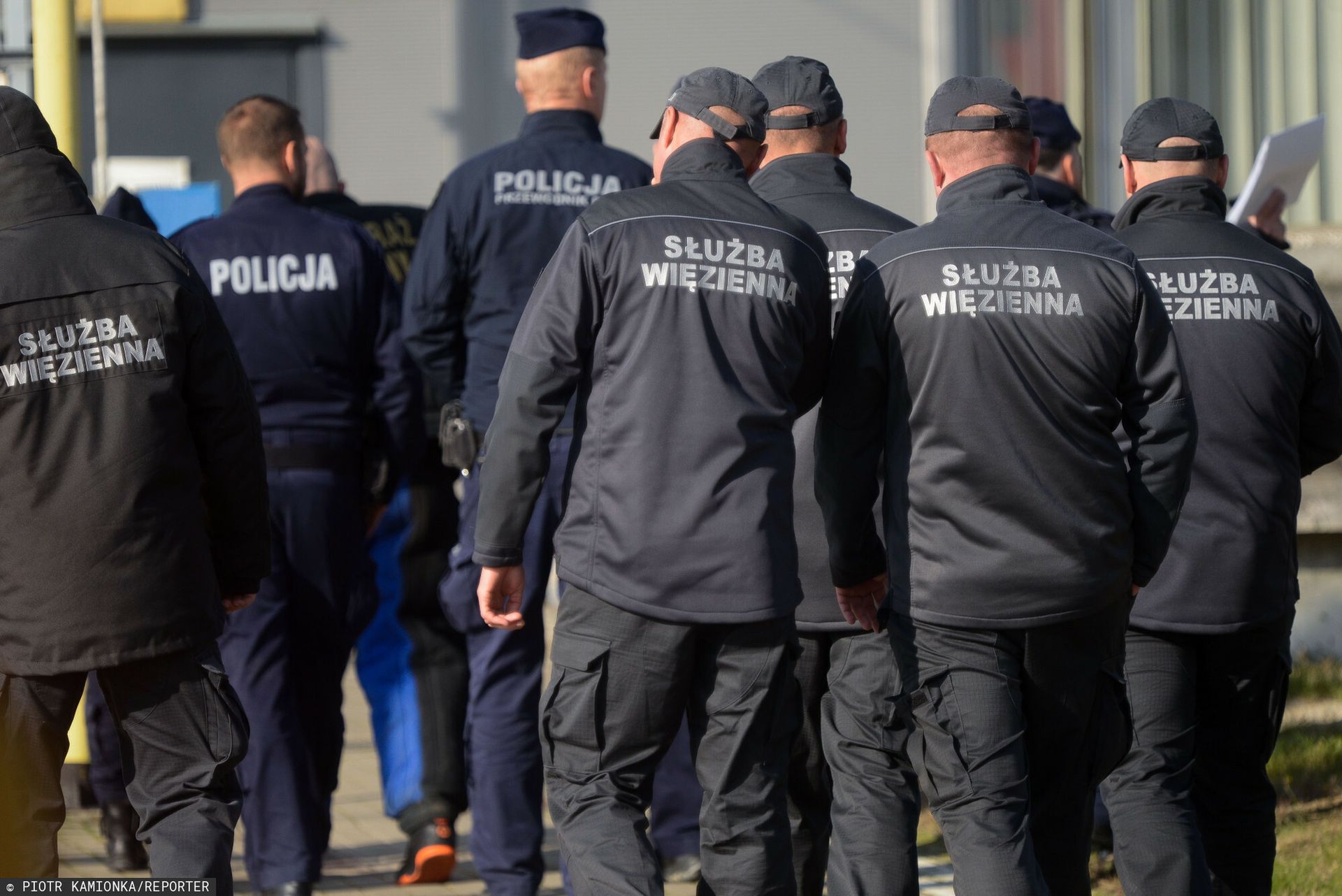 Afera podczas szkolenia w Służbie Więziennej. Pijany wezwał policję