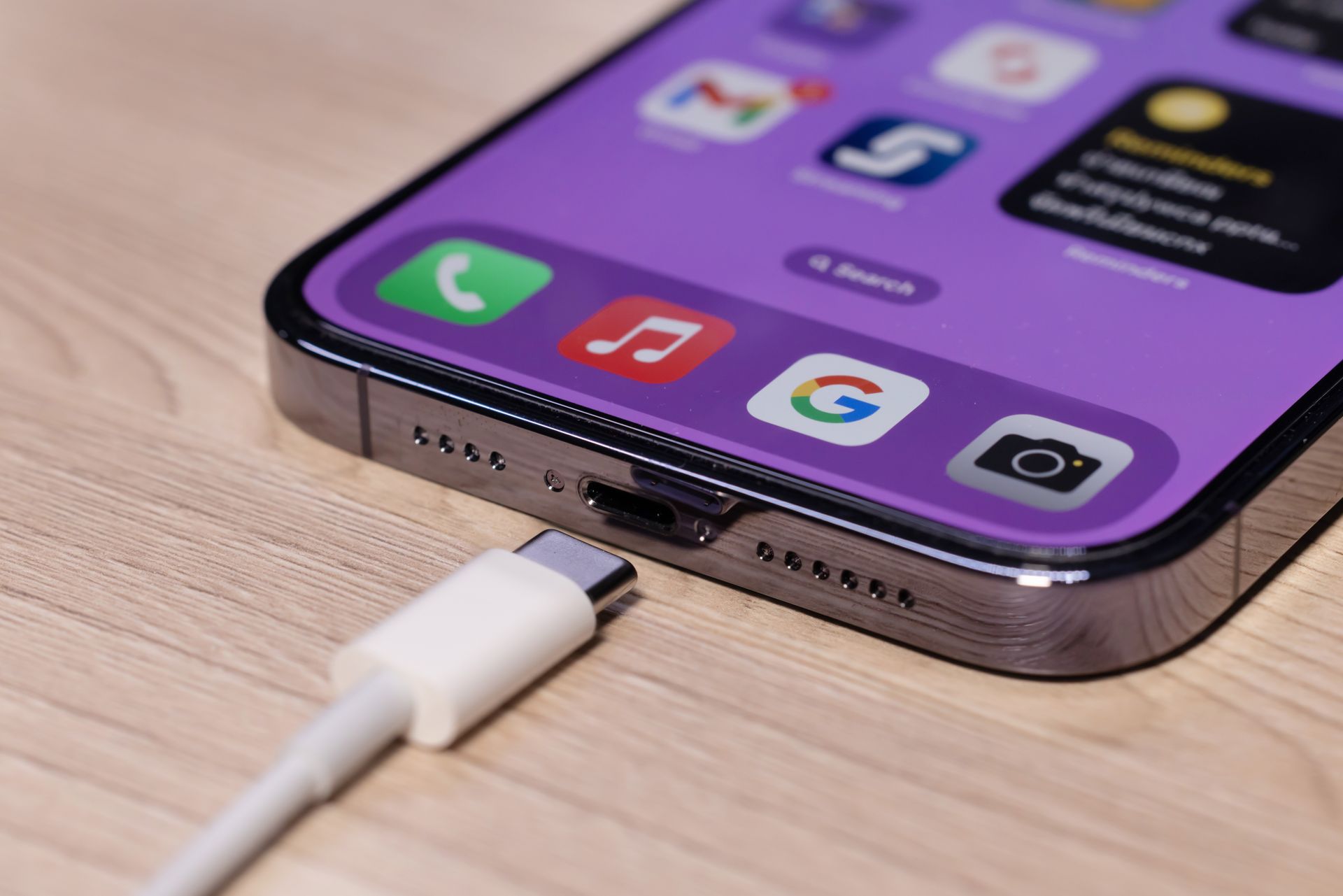 Masz iPhone'a? Jedno ustawienie może wydłużyć życie baterii o lata