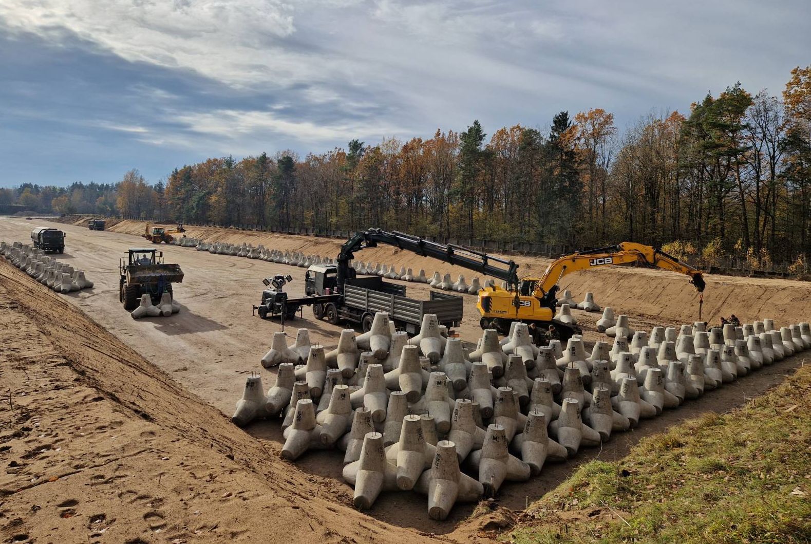 300 tys. betonowych jeży. Oto, co dzieje się na wschodniej granicy
