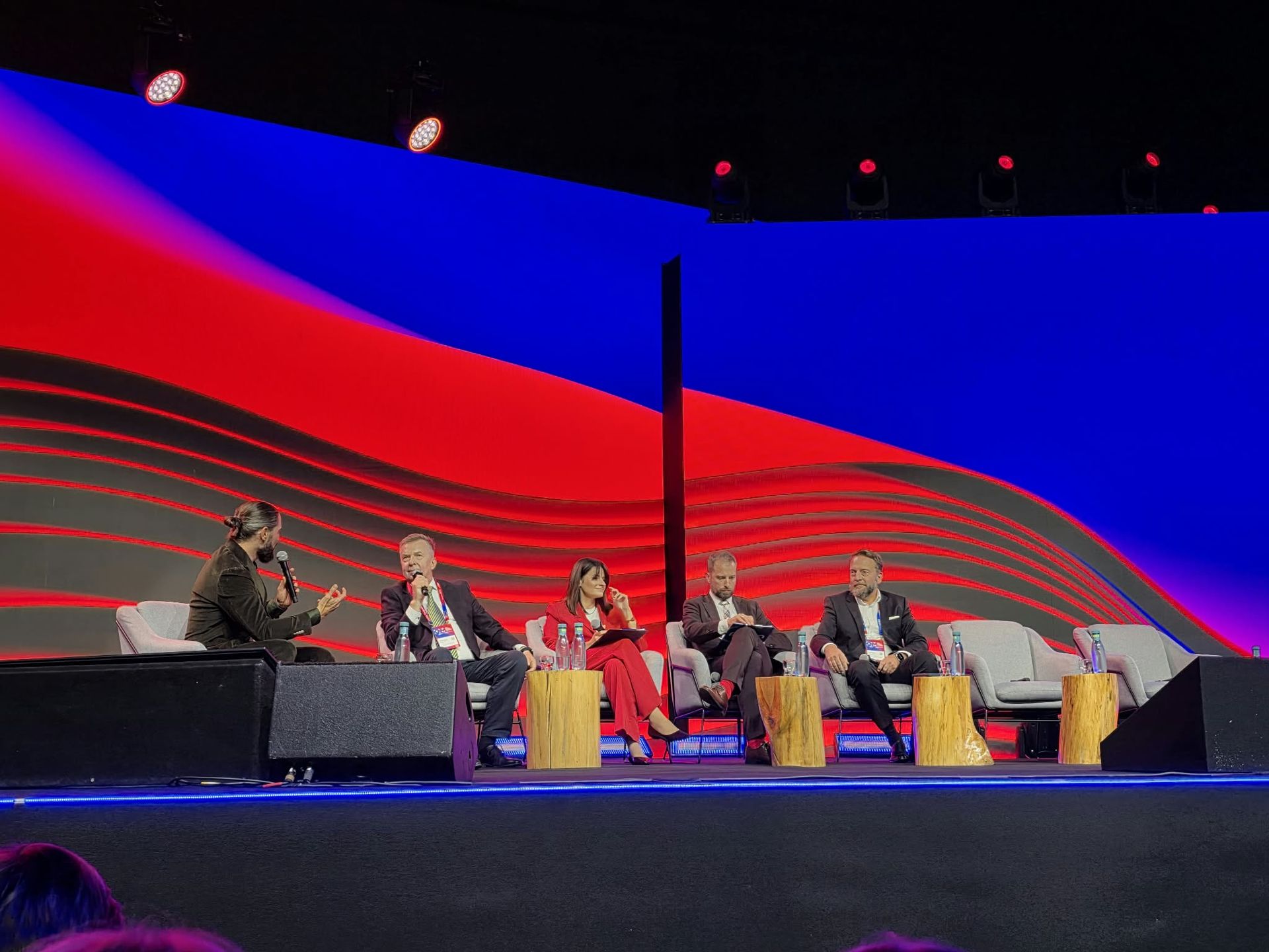 Kongres Nowej Mobilności 2026: ambitne cele i duże wyzwania – Kompas 2035 ma zmienić e-mobilność w Polsce