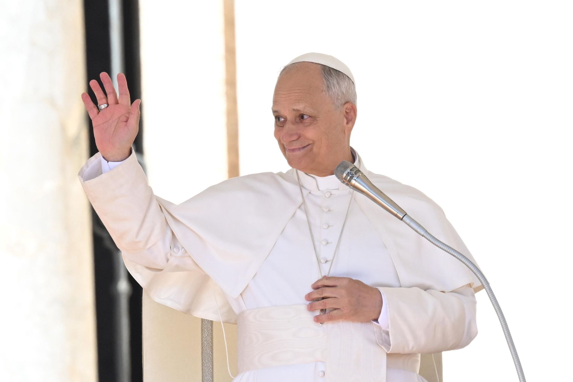 Duda, Nawrocki, teraz metropolita. Chcą ściągnąć papieża