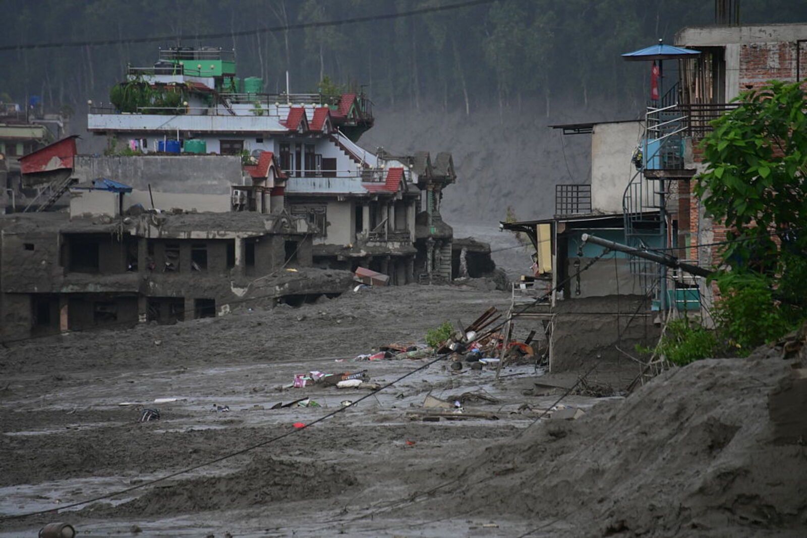 Tragiczny bilans powodzi w Nepalu. Władze wydały nowy komunikat