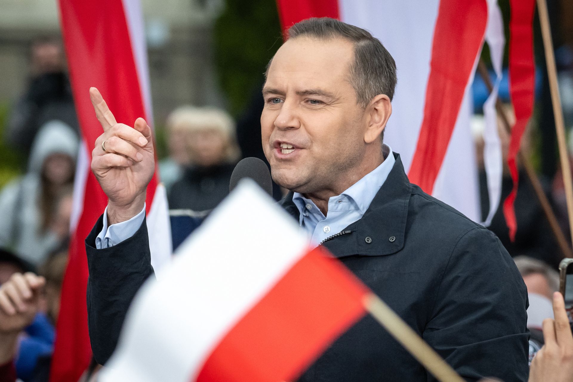 Nawrocki poręczył za neonazistę? Sztab nie zaprzecza