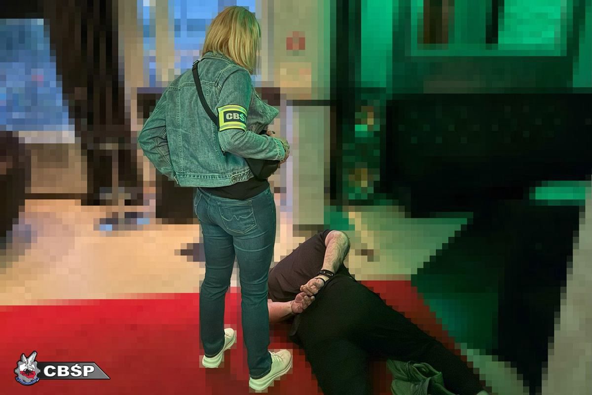 Nocny nalot CBŚP na klub Bodega w Gdyni. 15 osób zatrzymanych, w tym właścicielka i jej syn