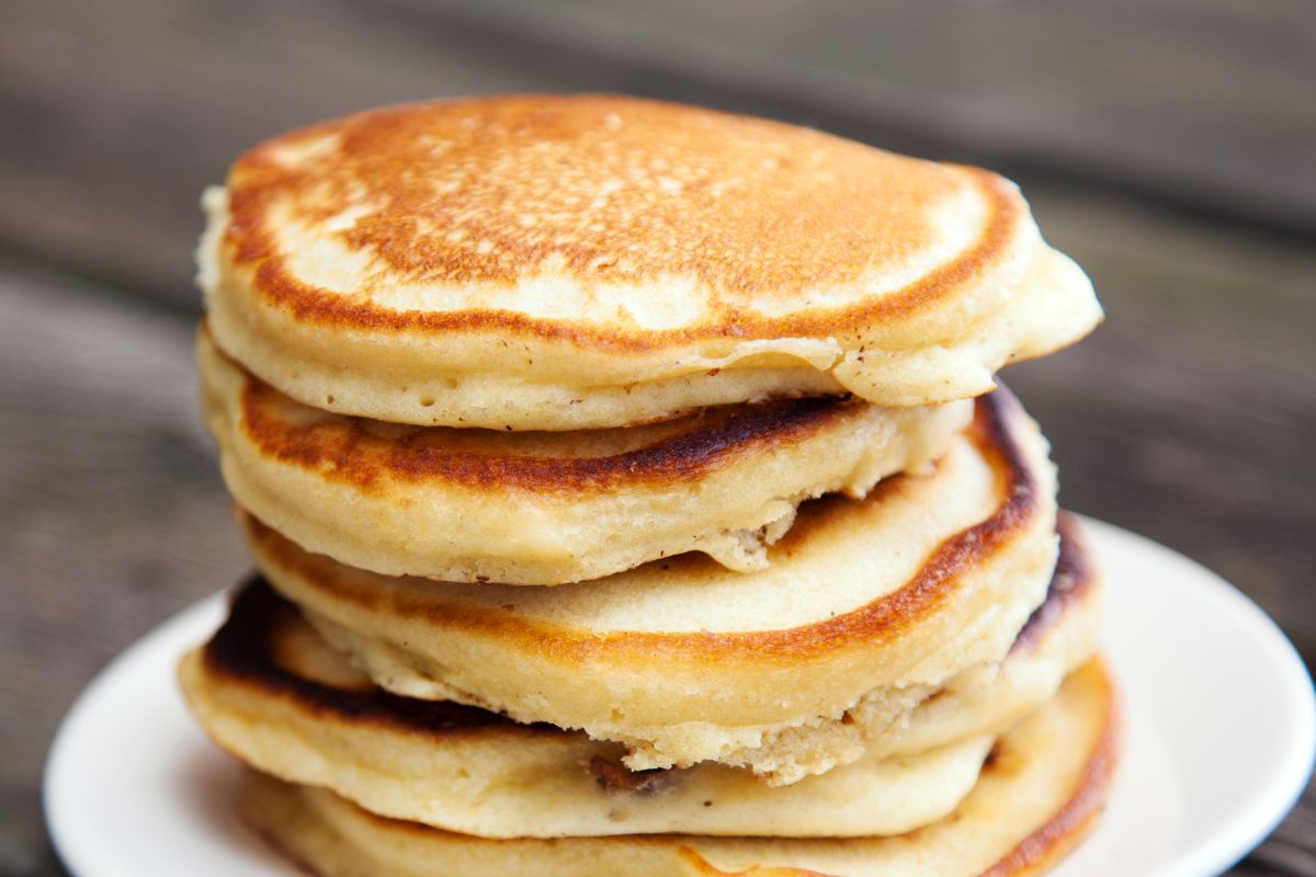 Ekspresowe placuszki bez mleka i mąki. Możesz jeść bez obaw, bo nie tuczą jak racuchy