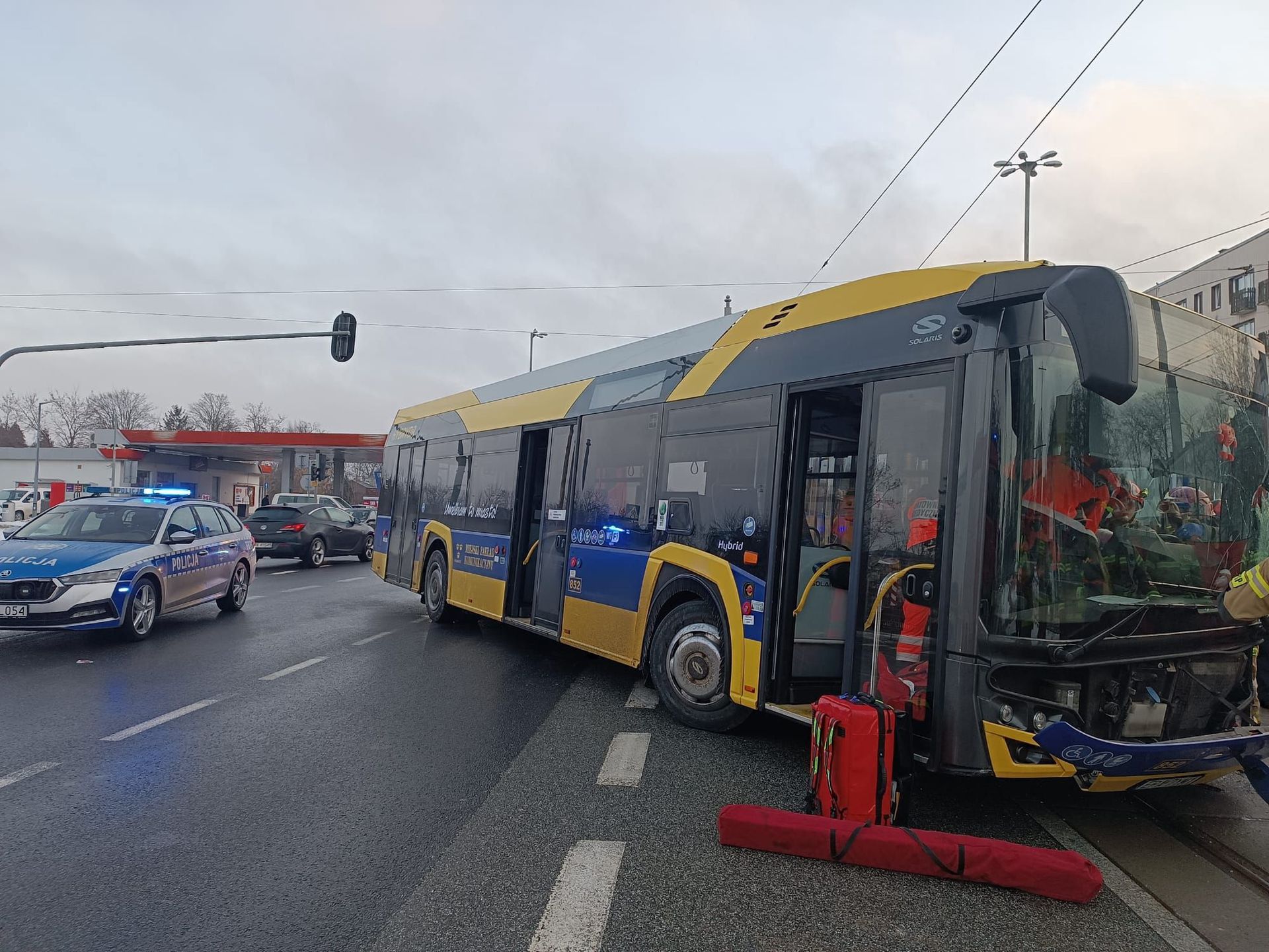 Zderzenie tramwaju z autobusem. Wypadek w Pabianicach