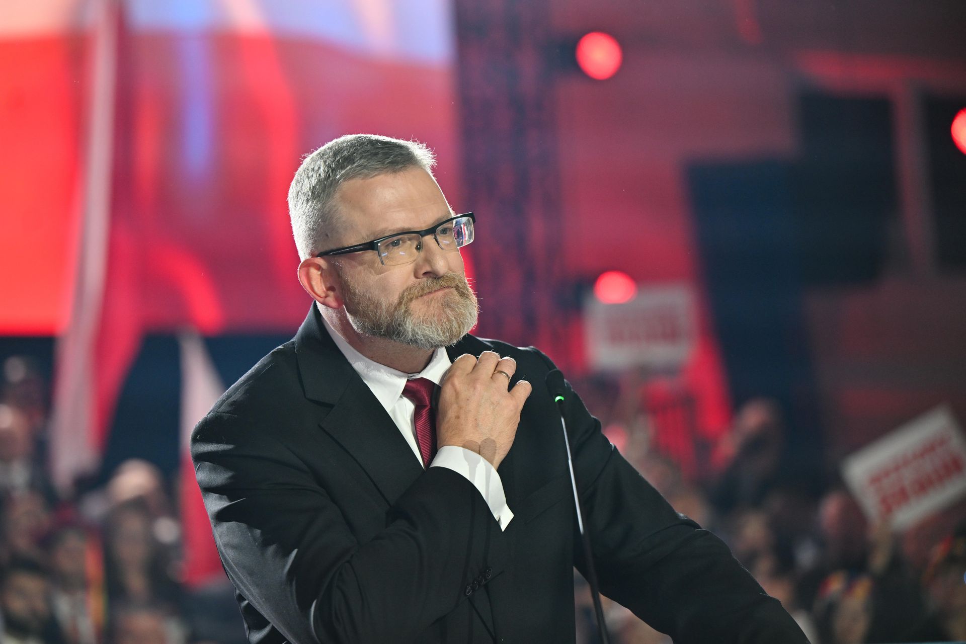 Nie milkną echa ws. Brauna. Wytyka błędy policji