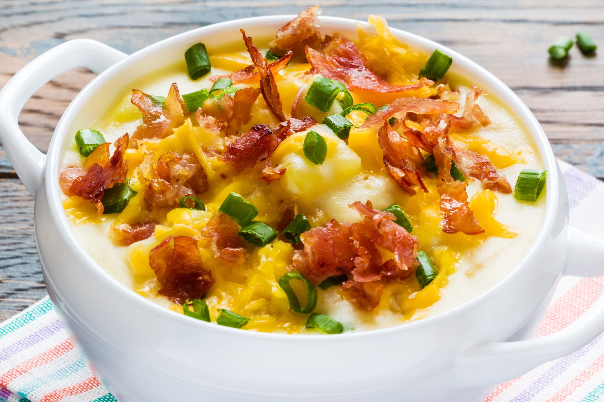 Rozgrzewa lepiej niż rosół i kapuśniak razem wzięte. Kremowa zupa z chrupiącym dodatkiem