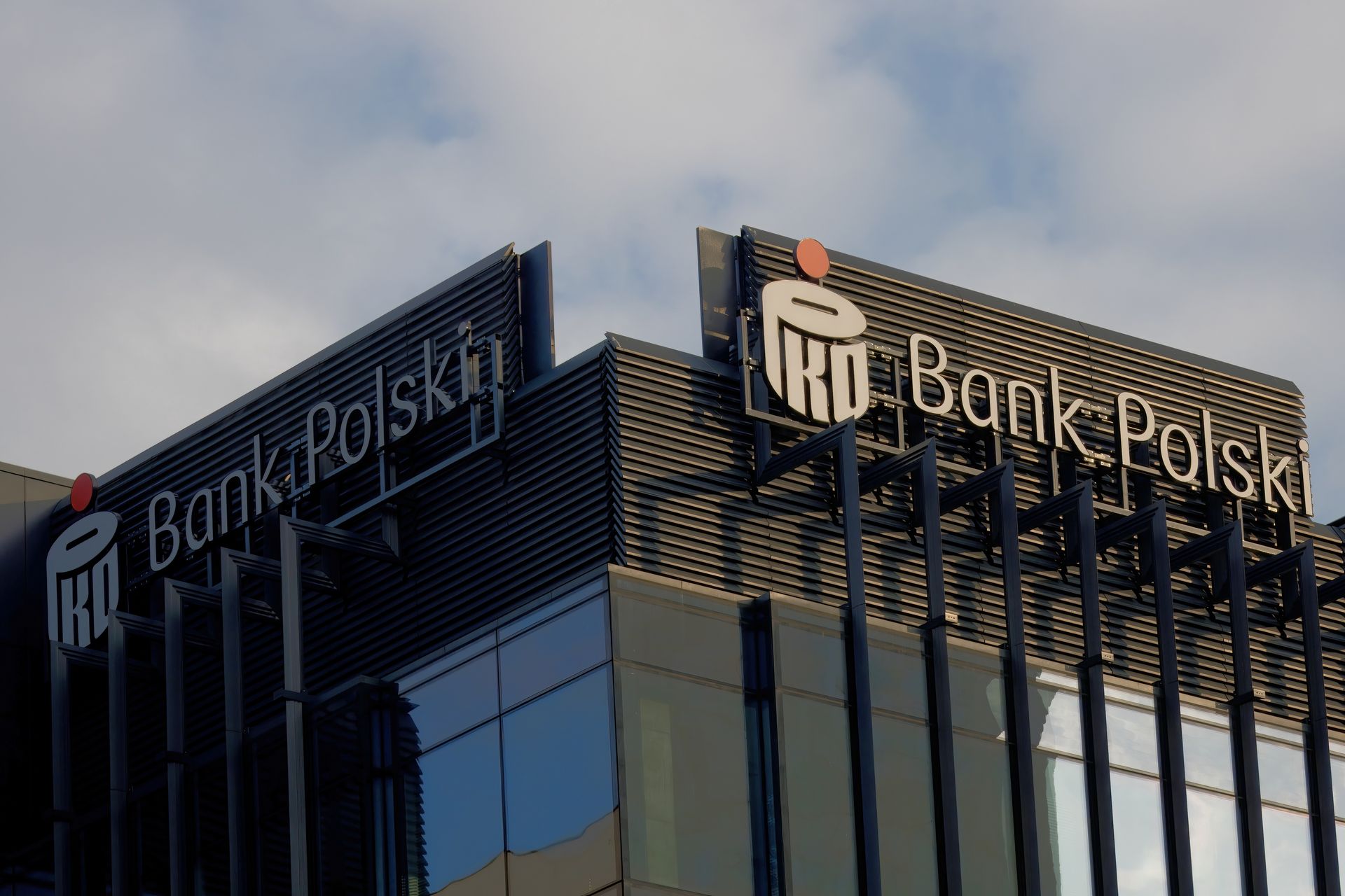 Zmiana regulaminu dla klientów PKO BP. Od maja 2025 nowe limity przelewów