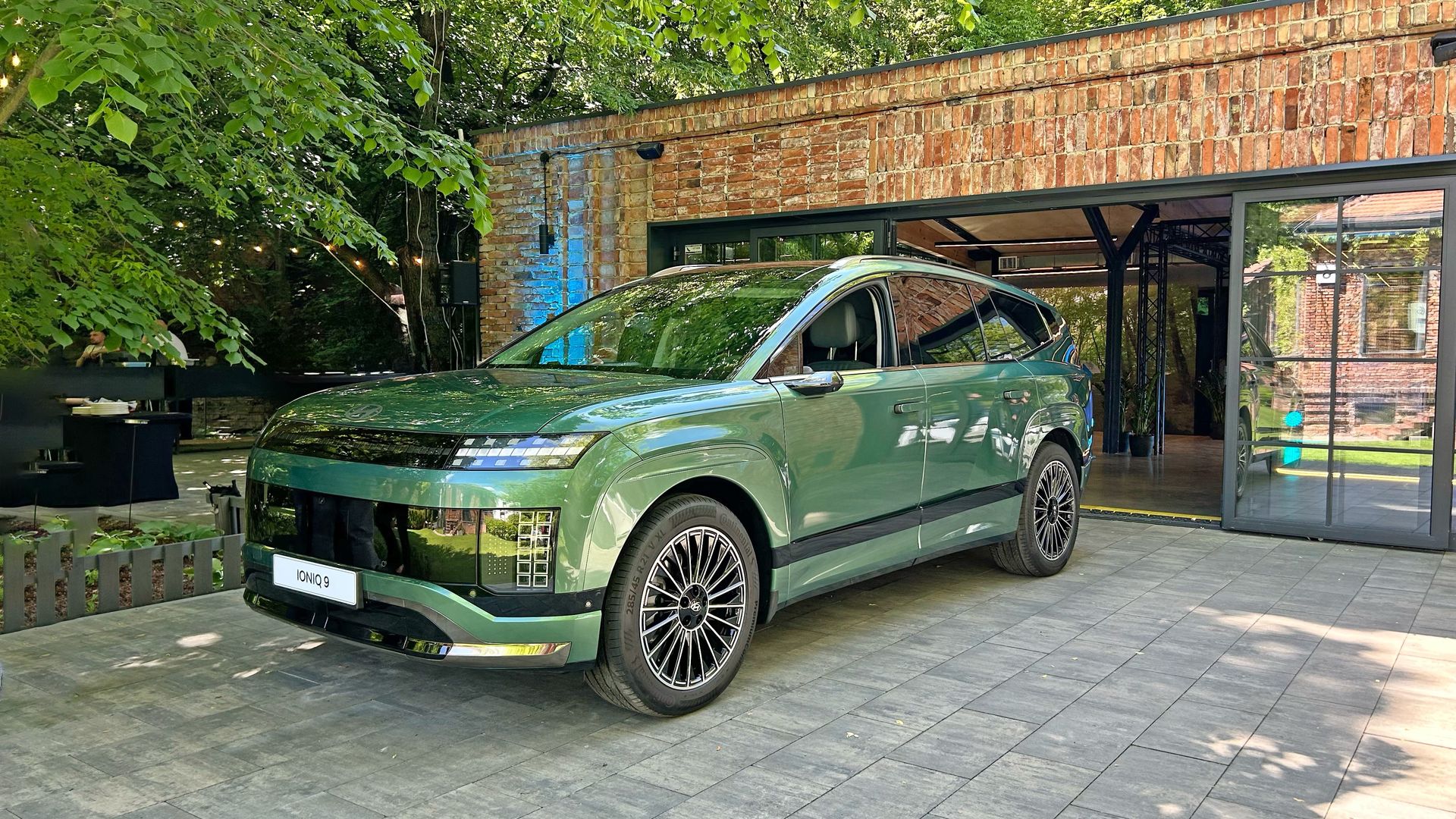 Hyundai Ioniq 9 wjeżdża do Polski. Znamy ceny rodzinnego SUV-a na prąd