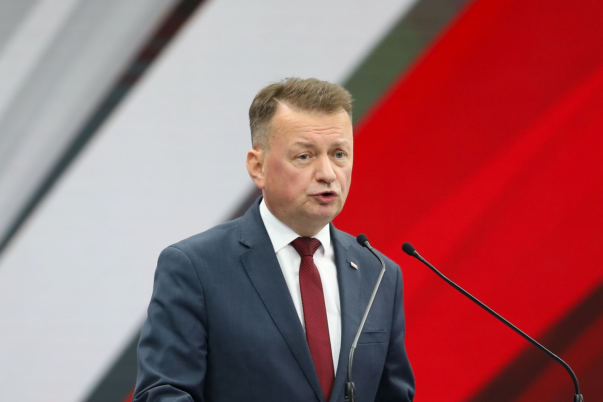 PiS odcina się od skandalicznego zachowania Bąkiewicza ws. strażników