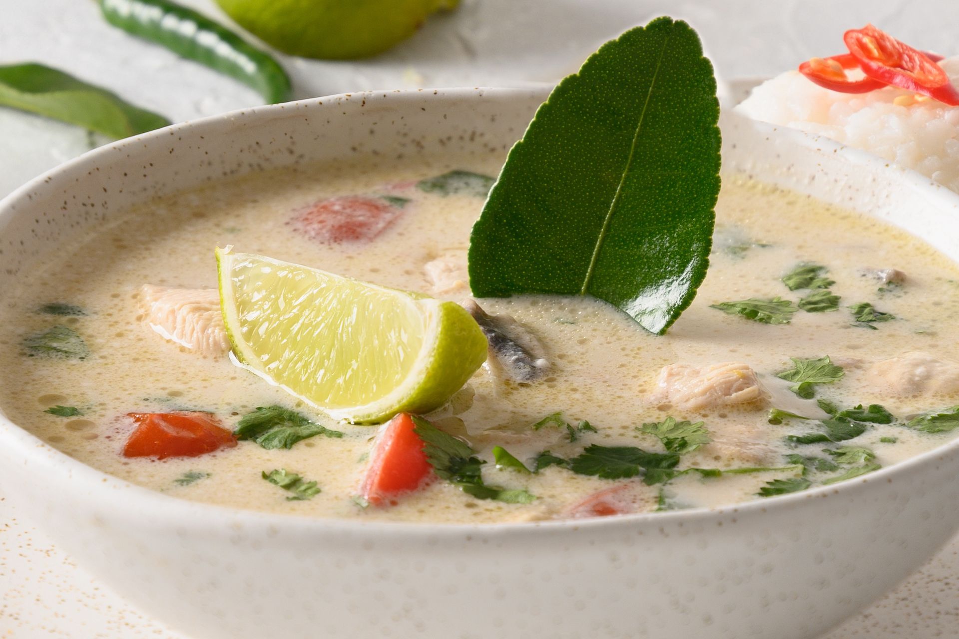 Tajska zupa znika z talerzy w kilka chwil. Przygotujesz ją w 20 minut