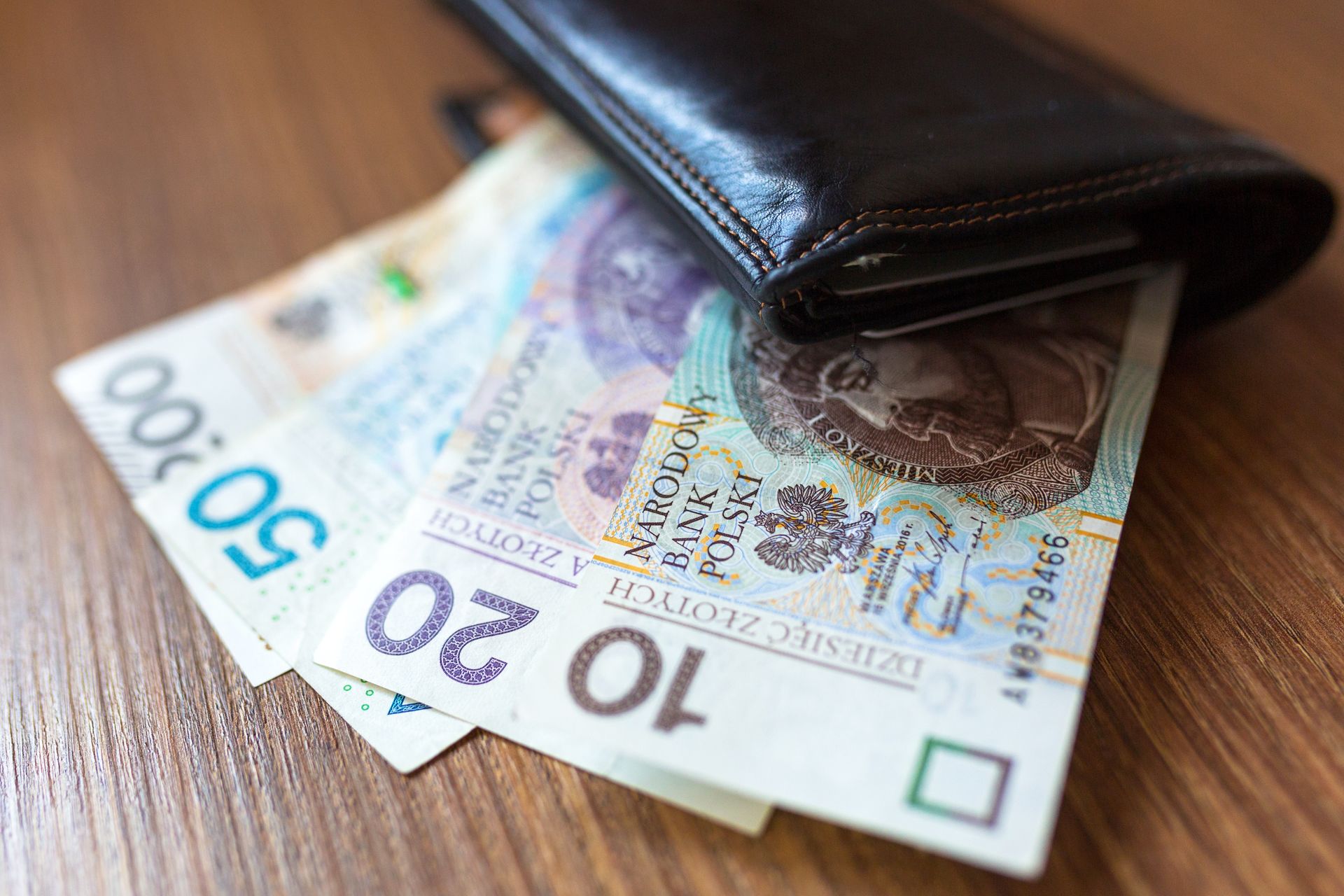 Ta opłata jest obowiązkowa. Czas do 25 maja. Mogą zająć część pensji