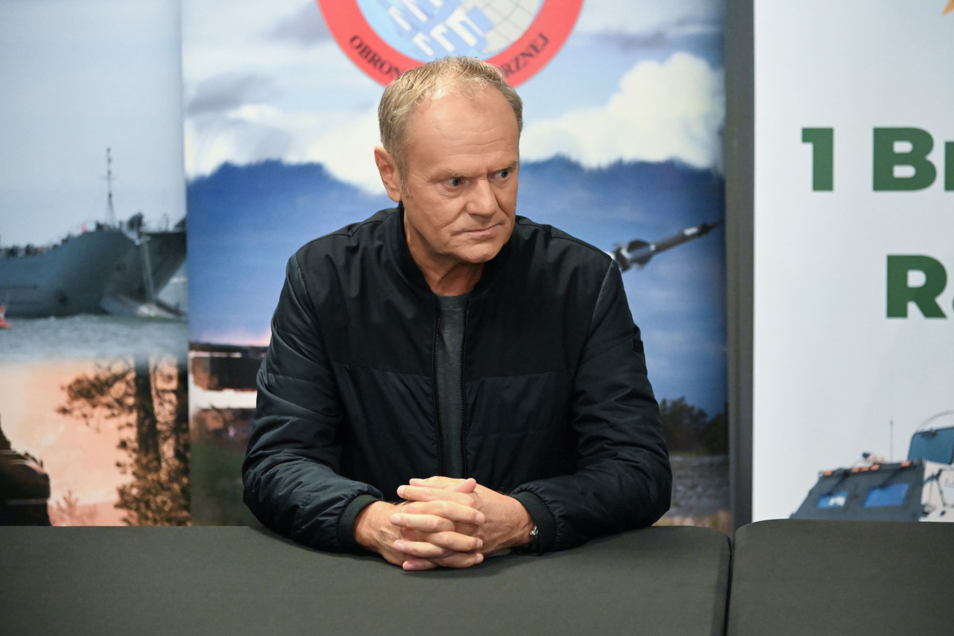 "Łapy precz". Tusk zabrał głos ws. Wyryk