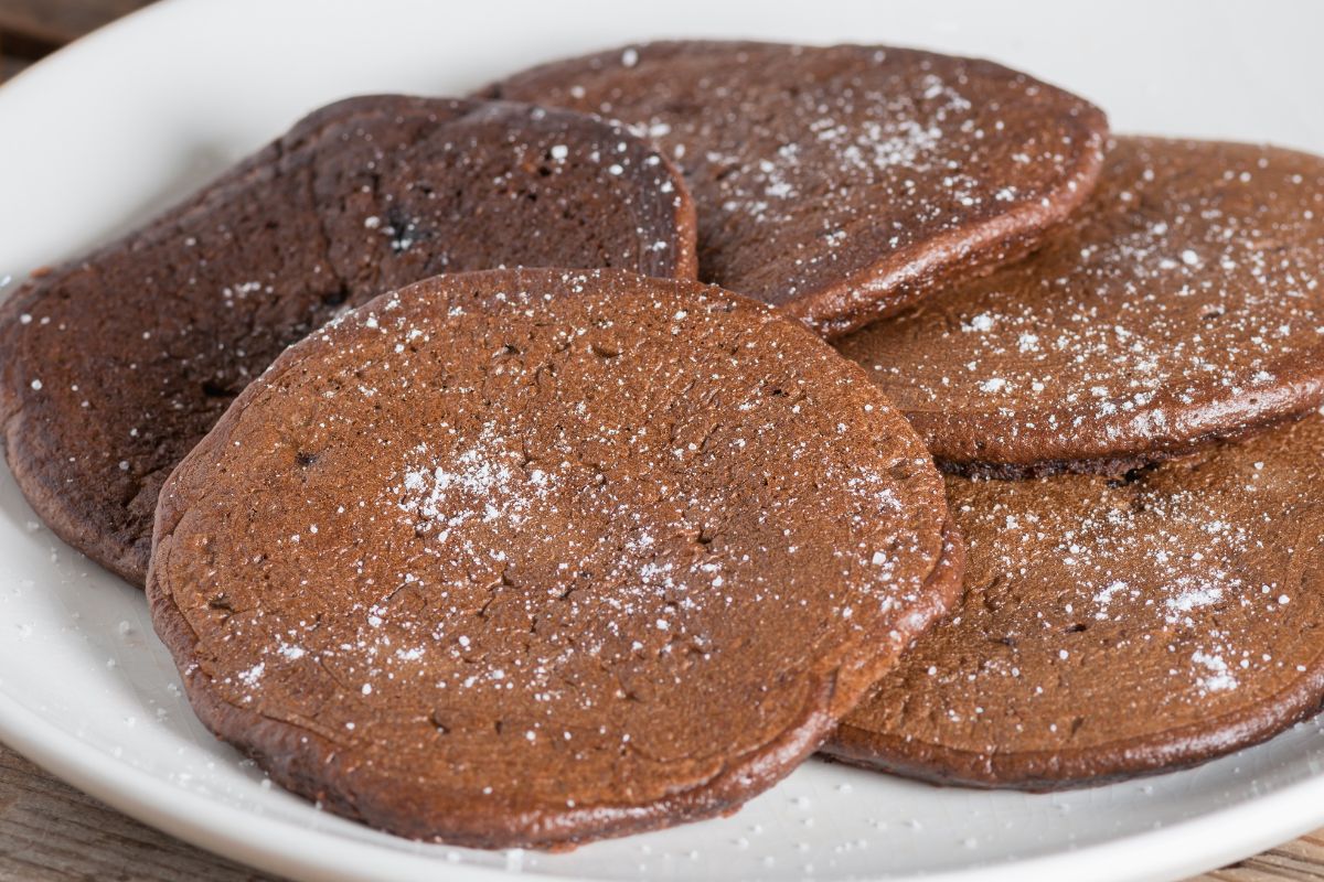 Na północy dodają do naleśników. Turyści na ten widok robią wielkie oczy