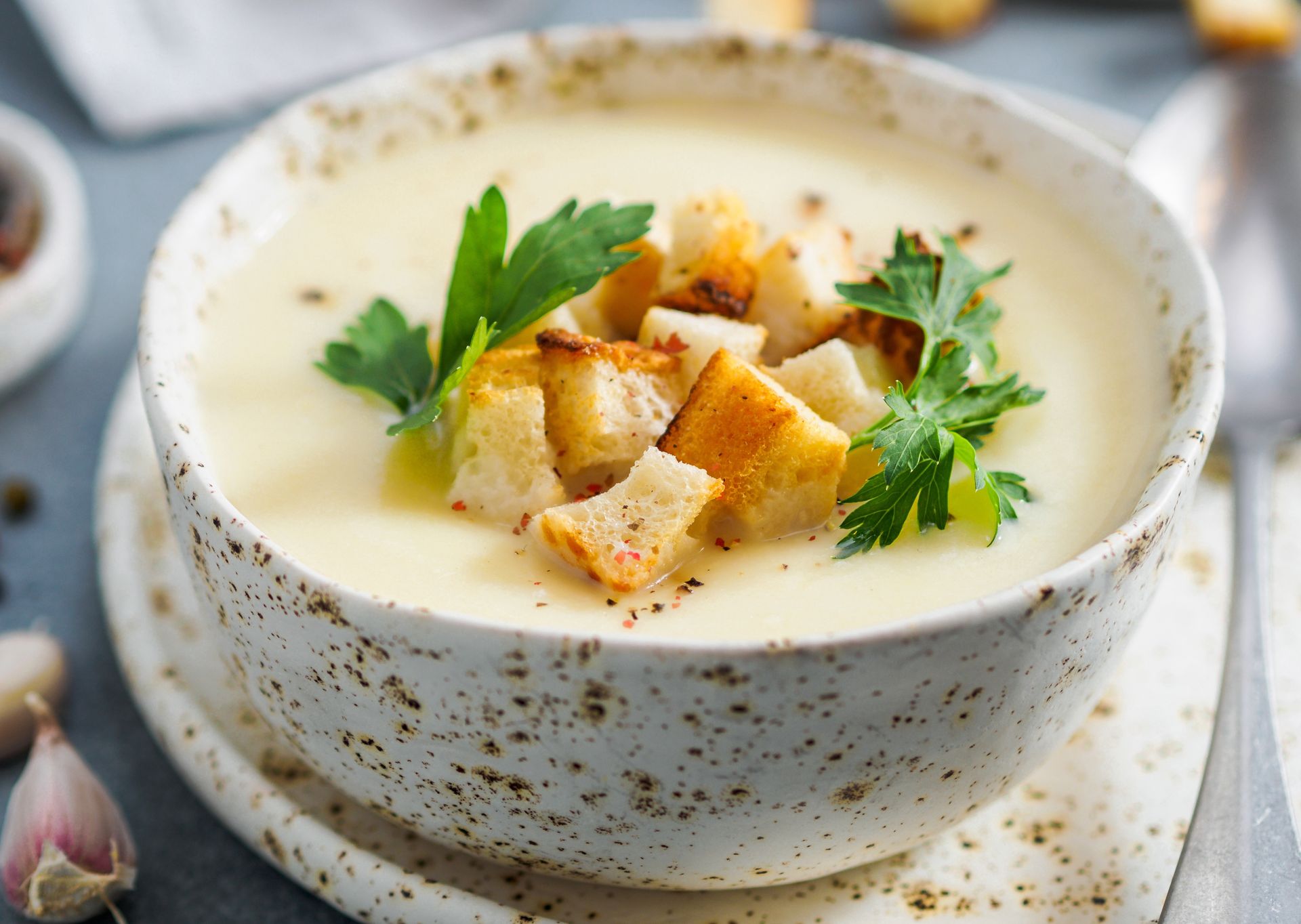 Z mojej ulubionej zupy z dzieciństwa robię krem. Smakuje jeszcze lepiej niż w klasycznej wersji