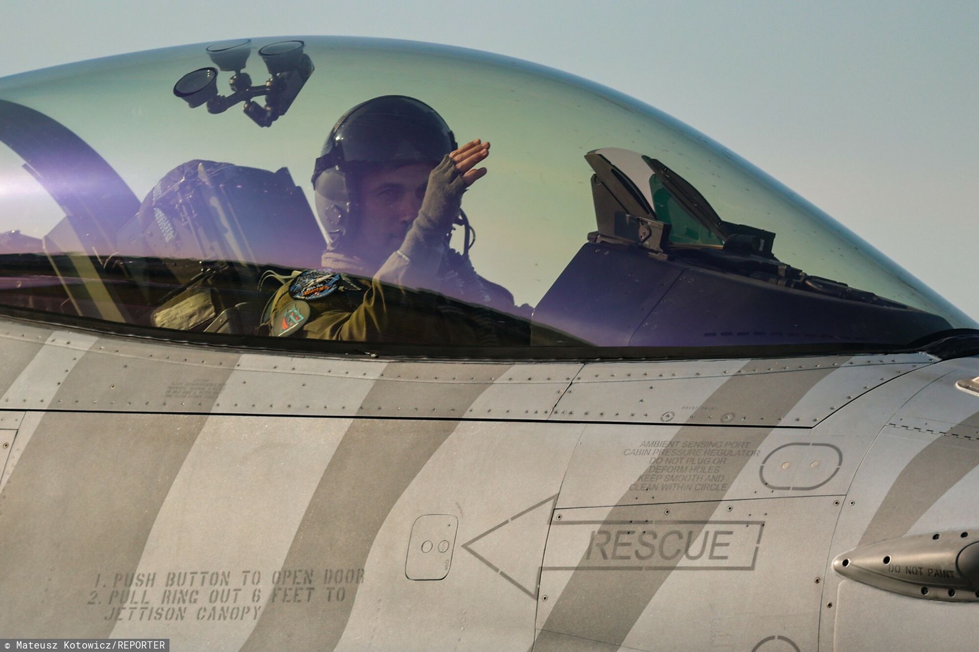 Maciej Krakowian odznaczony. Pośmiertnie otrzymał Lotniczy Krzyż Zasługi