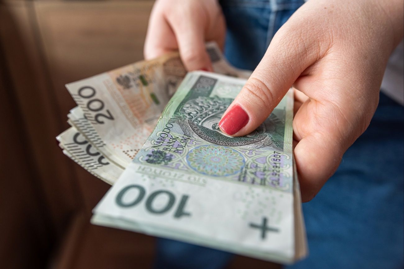 10 tys. zł na start bez studiów. W tych branżach nie patrzą na dyplom