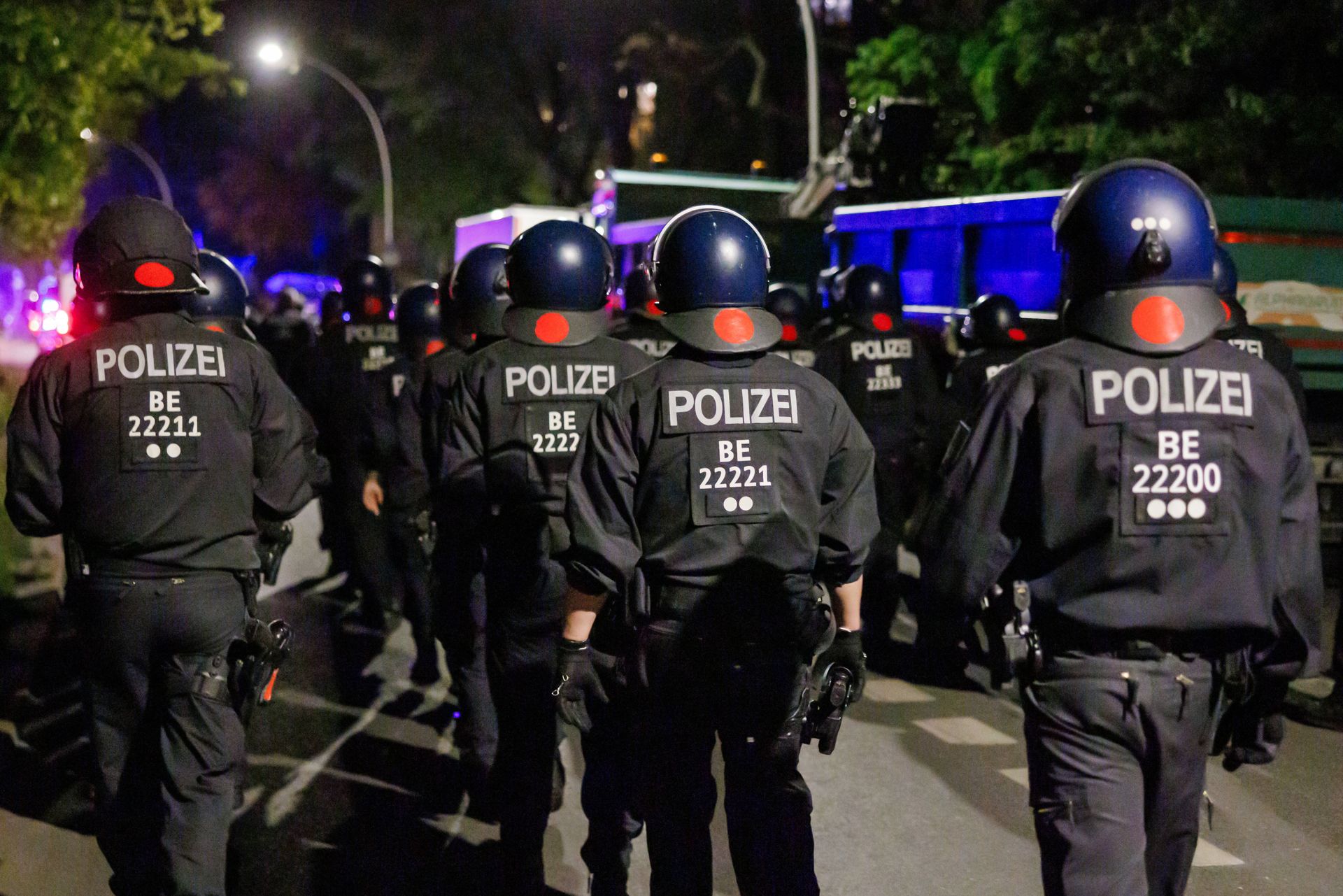 Policja w Berlinie postawiona w stan gotowości. Zamieszki już były