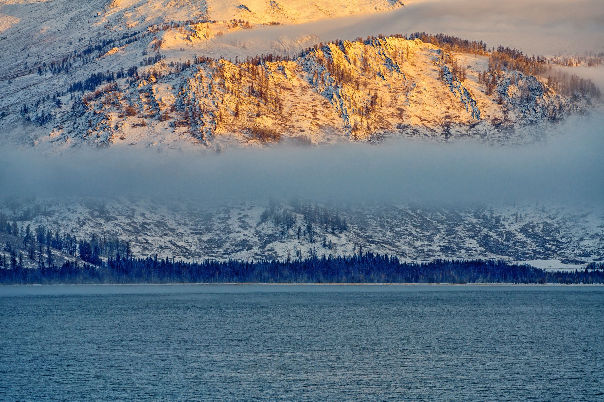 Nieoczekiwane ocieplenie w Kazachstanie. Jezioro górskie nie zamarza