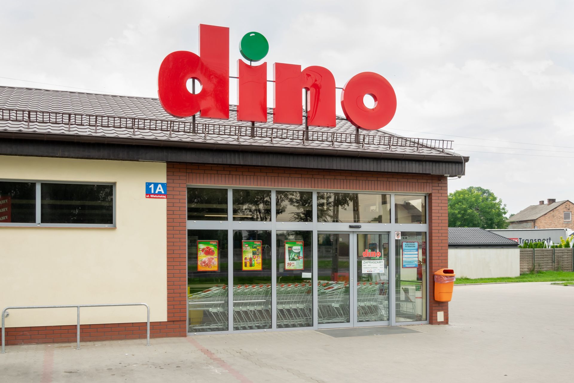 W Warszawie protestują przeciw Dino. Będzie pierwszy sklep w stolicy?