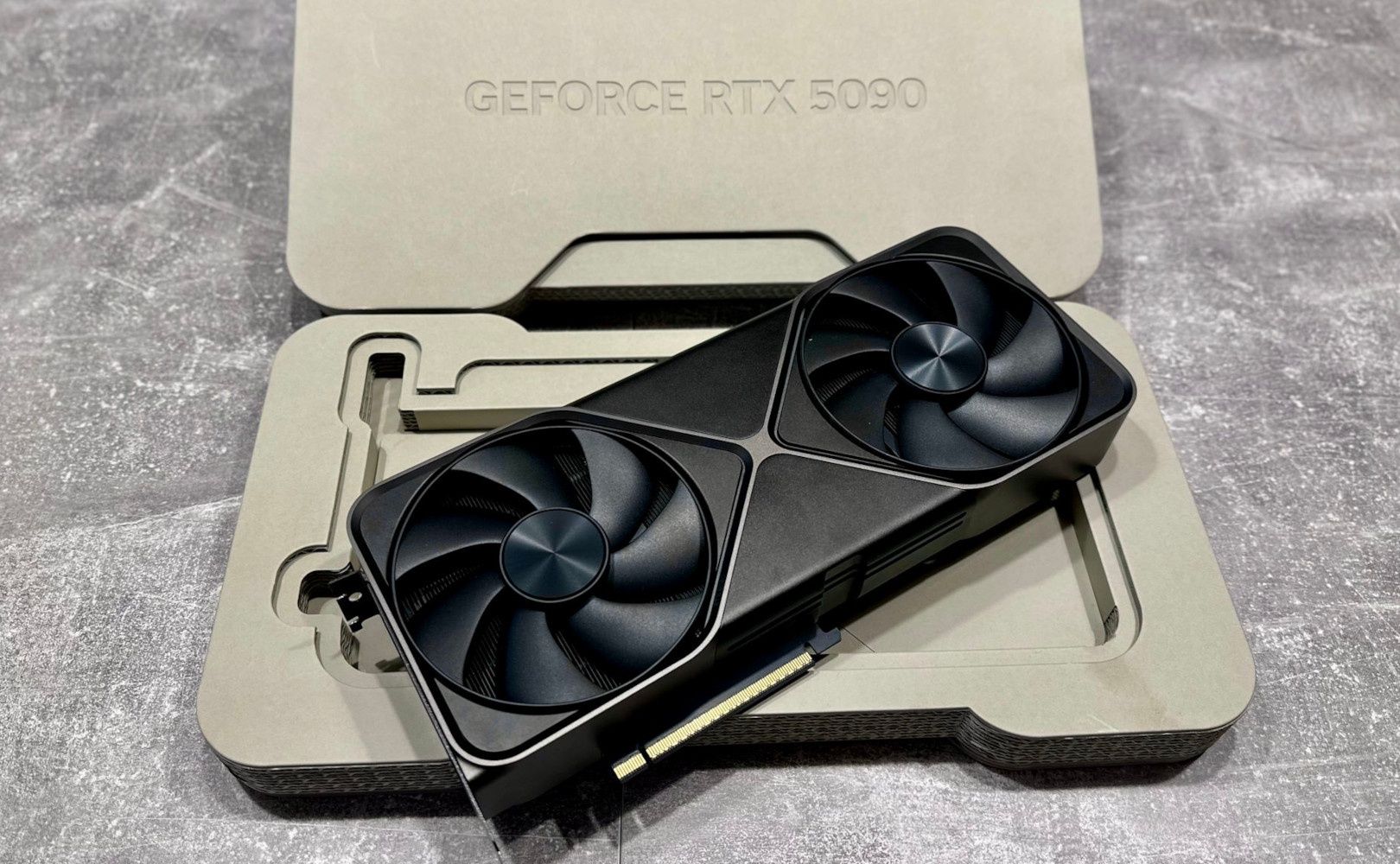 GeForce RTX 5090 może zniknąć ze sklepów. Ceny już są absurdalne