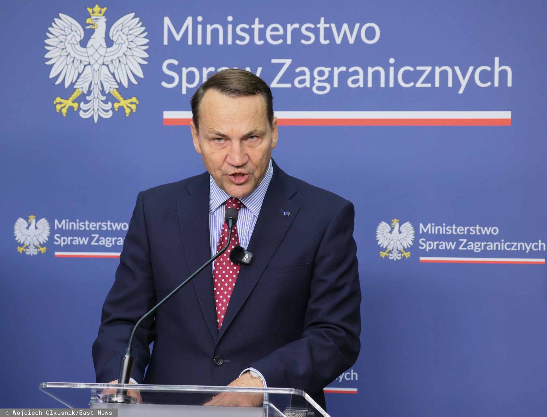 Lwowski radny z zakazem wjazdu do Polski. Sikorski podpisał wniosek