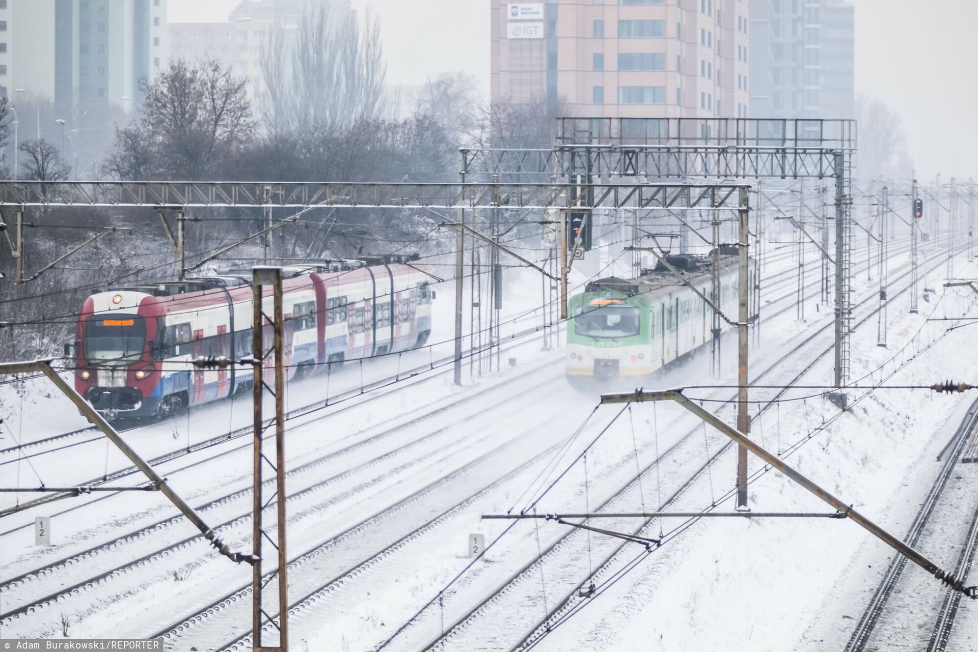 Warszawa: utrudnienia w kursowaniu pociągów