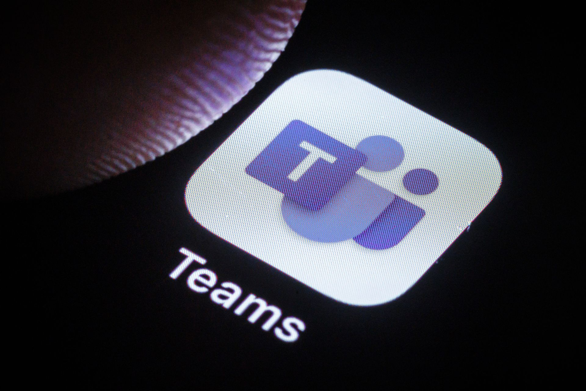 Chiny: Microsoft Teams stał się narzędziem oszustów. Ofiary tracą pieniądze i dowody
