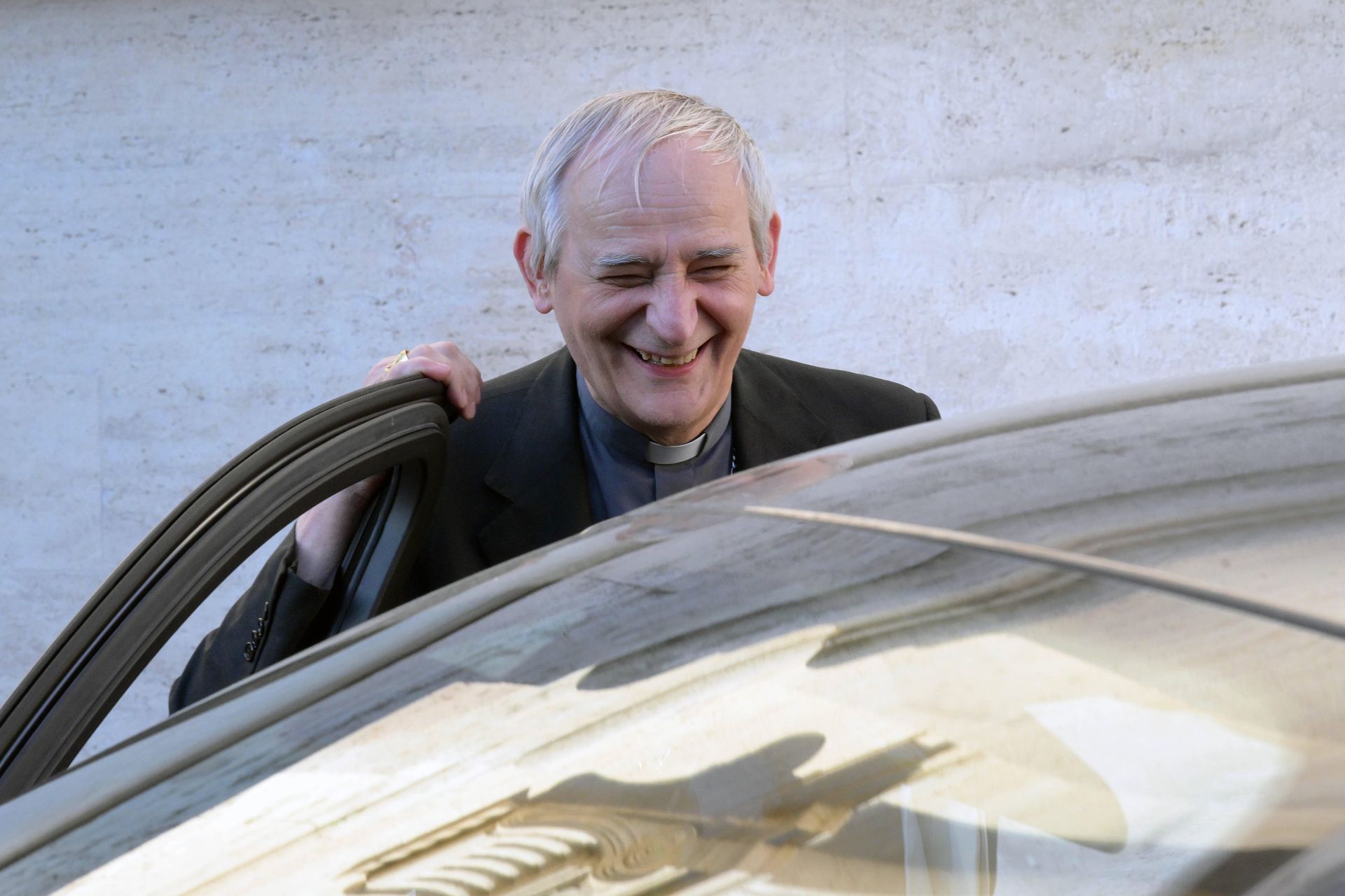 Kardynał Zuppi nowym papieżem? "Bądźcie ostrożni"