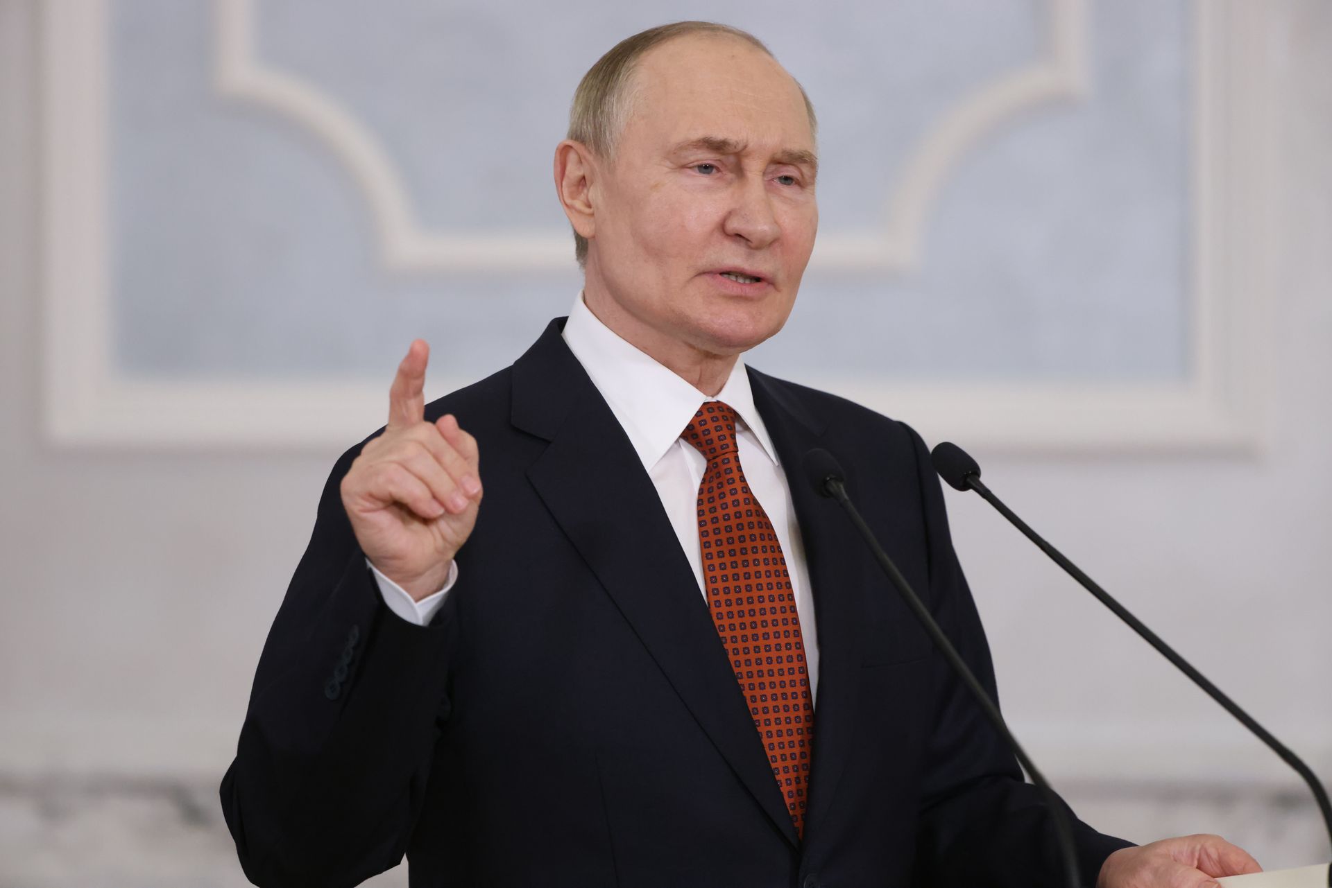 Putin zapowiada cięcia wydatków na obronność. Rosja "zapłaciła inflacją"