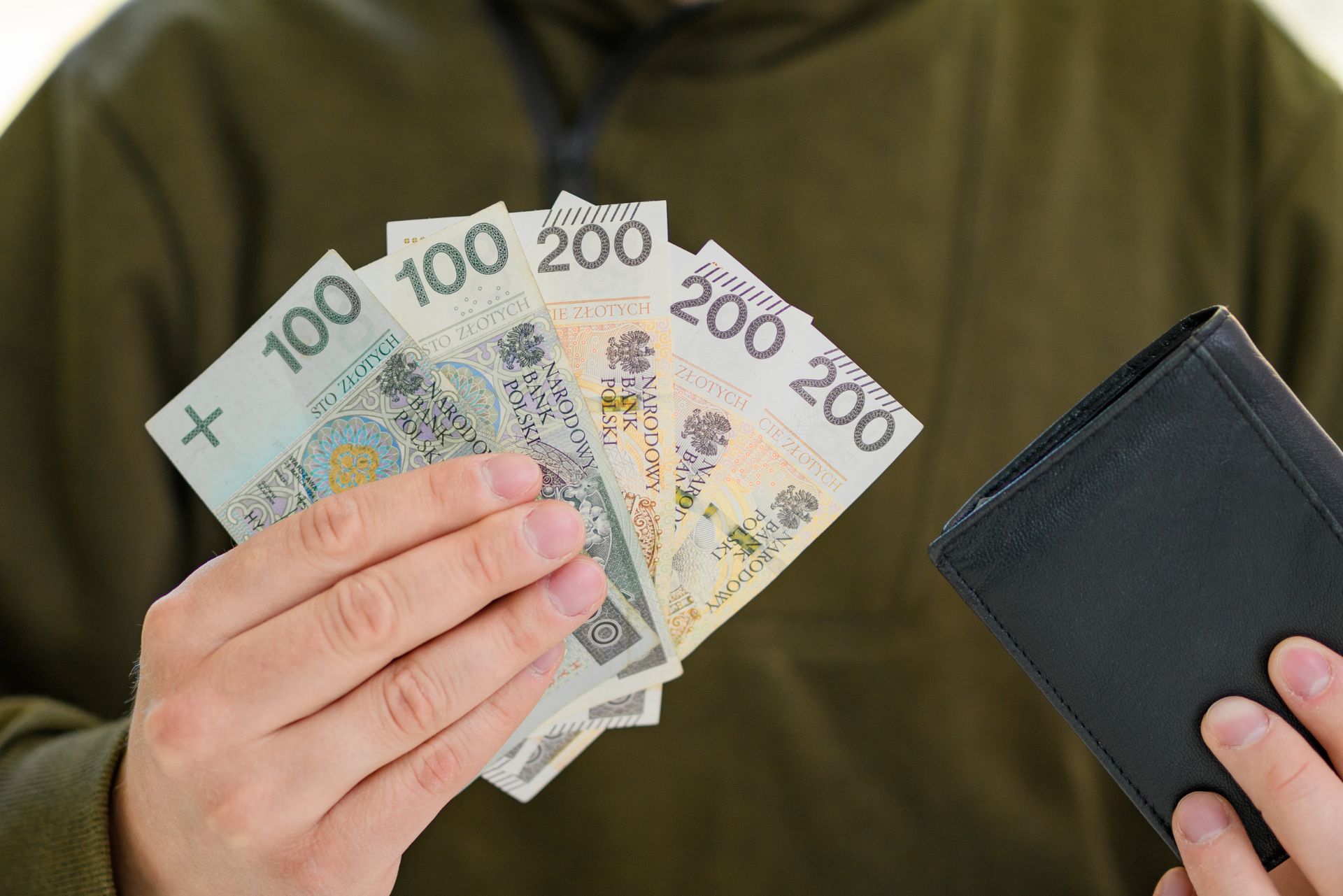 Żyją od wypłaty do wypłaty. Wskazano dwa pokolenia. Oto roczniki